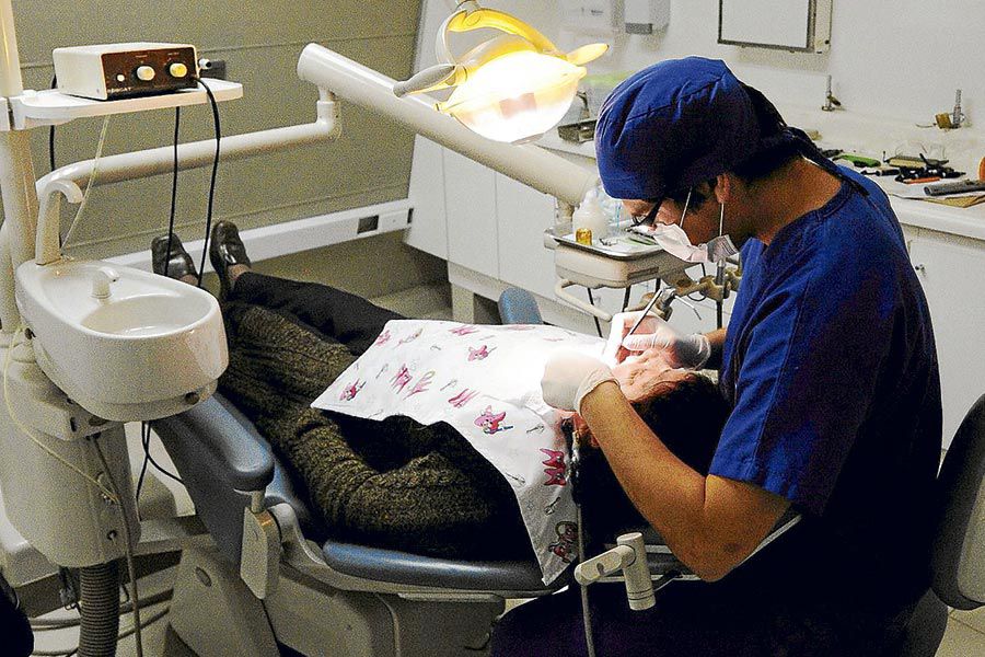 Por Primera Vez 380 Dentistas Rendiran Su Propio Eunacom La Tercera