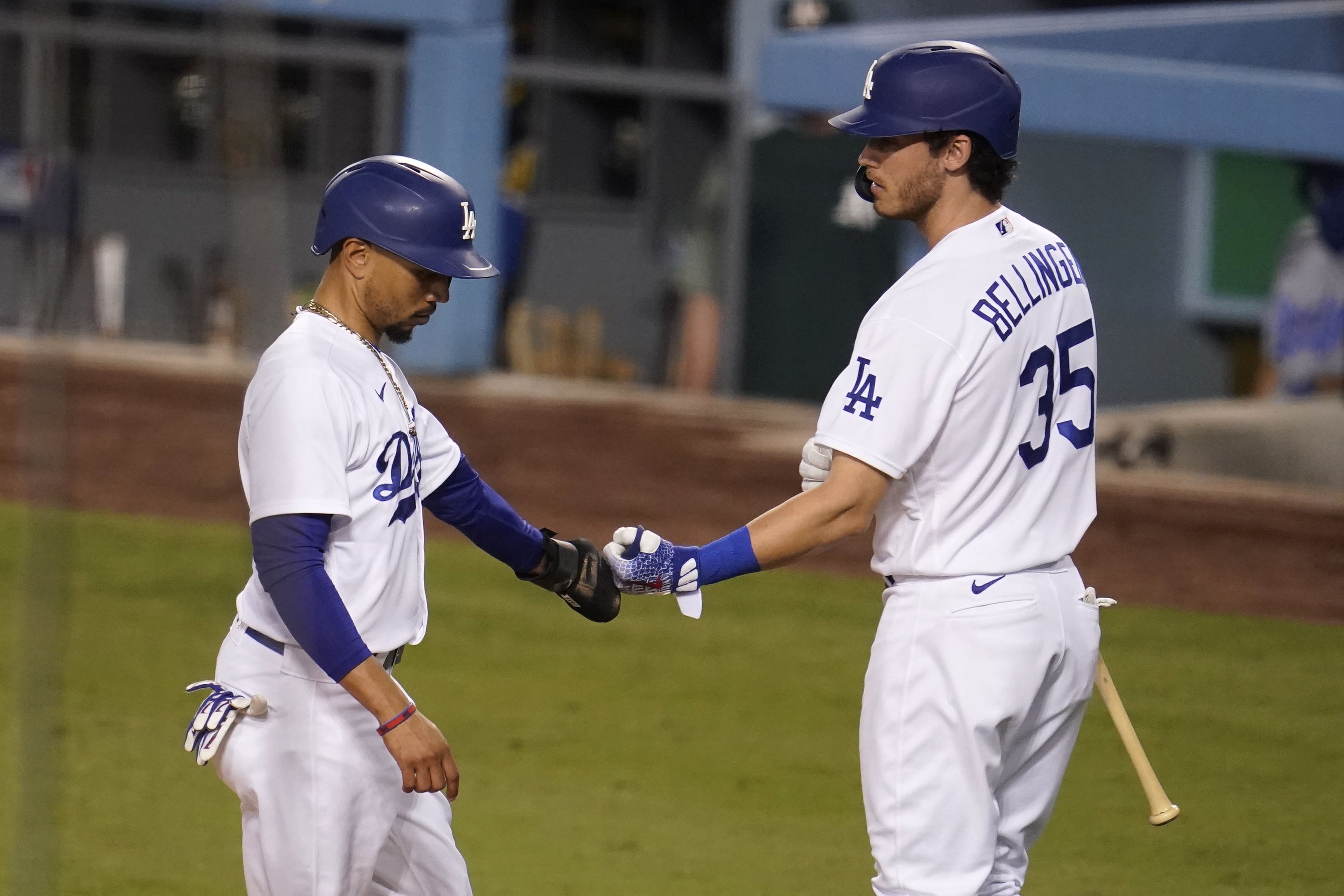 Cody Bellinger and Mookie Betts are finalists for Gold Glove Award - True  Blue LA