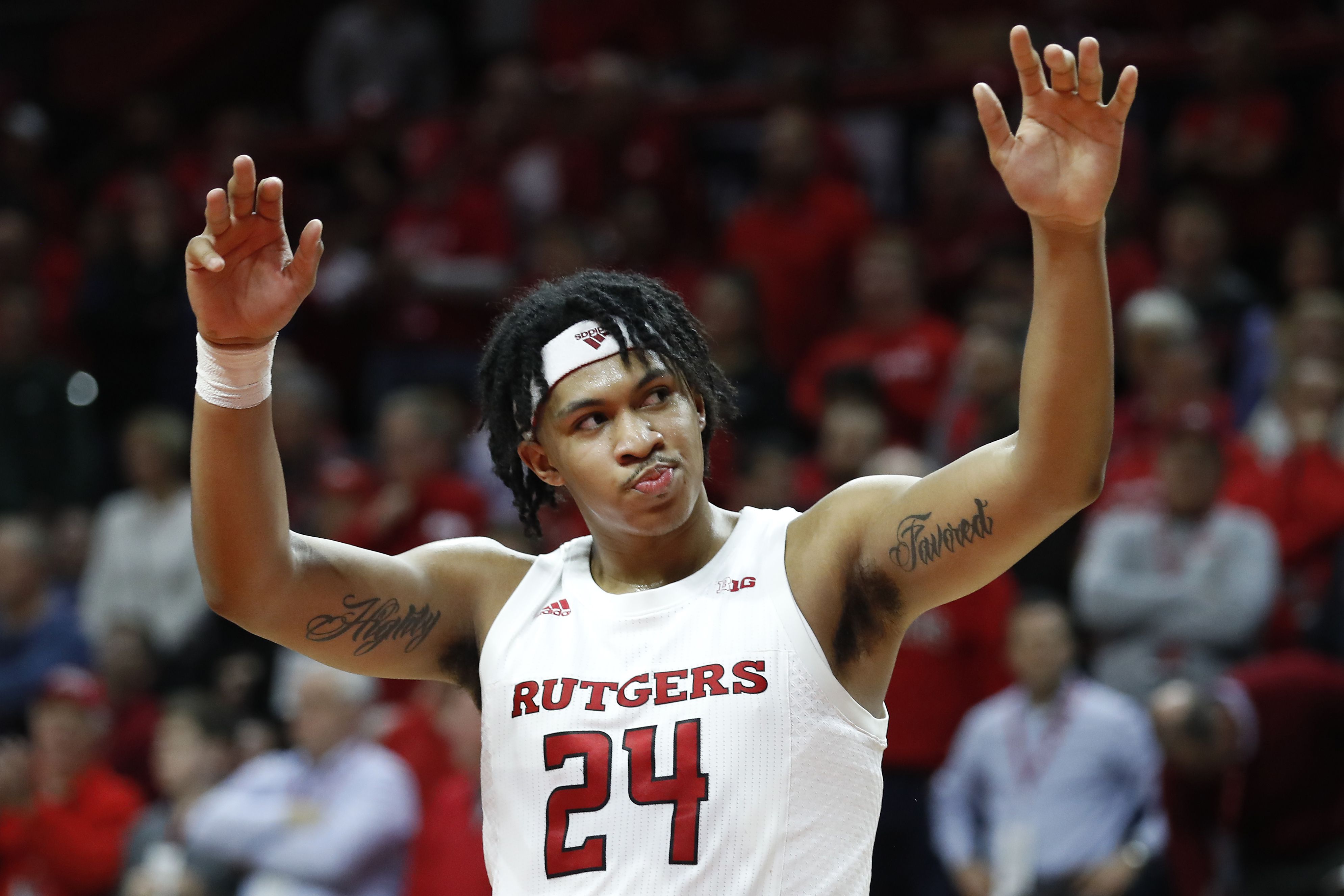 Ron Harper Jr: Rutgers basketball star at NCAA Tournament