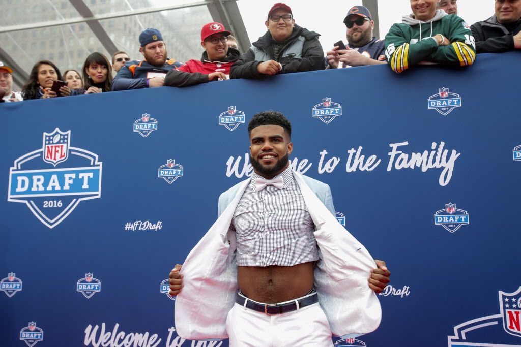 Ezekiel Elliott's crop top look would violate NFL's rule book, and the RB  knows it