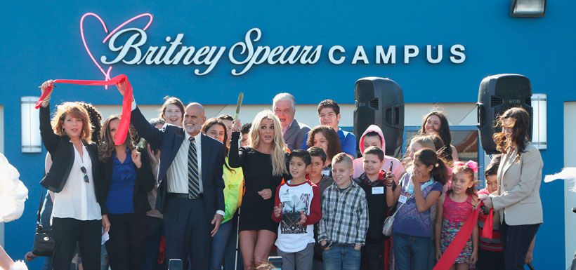 britney spears abre nueva fundación de tratamiento contra el cáncer para niños