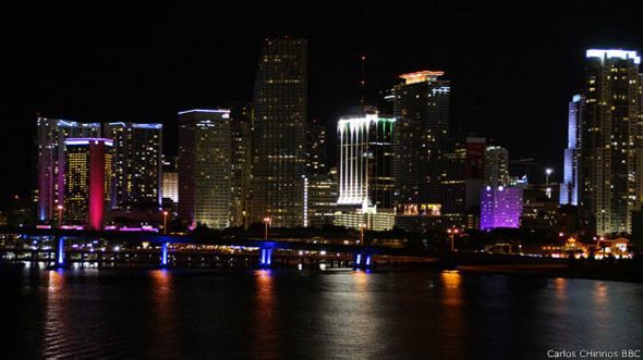 141002025512_miami_downtown_skylne_624x351_carloschirinosbbc.jpg