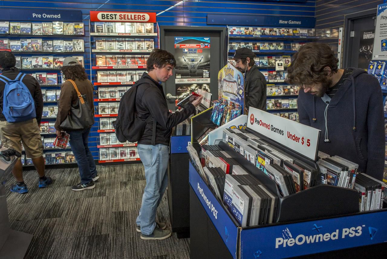 Retail Video Display for MLB Store