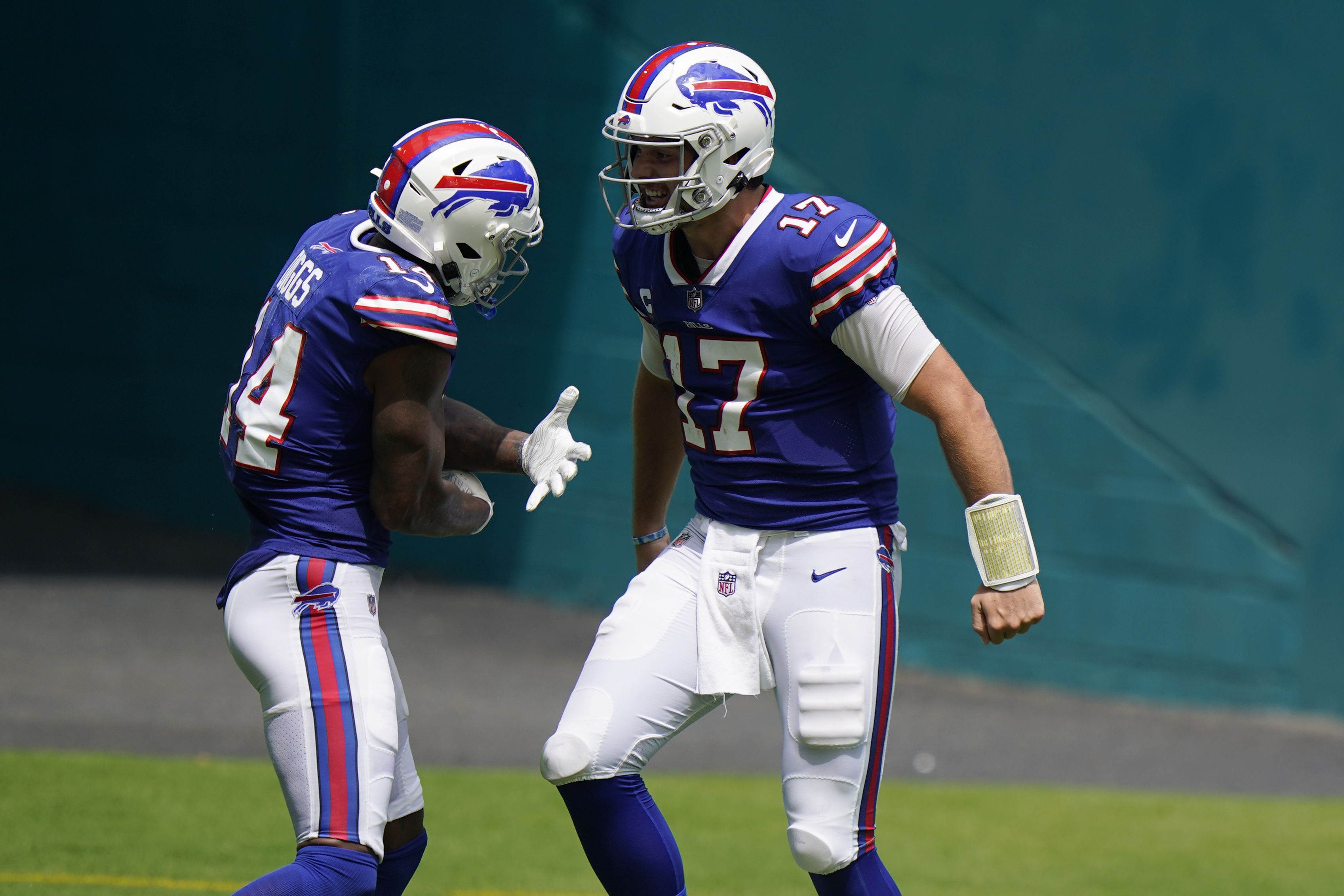 Reggie Gilliam of the Buffalo Bills runs the ball for a touchdown