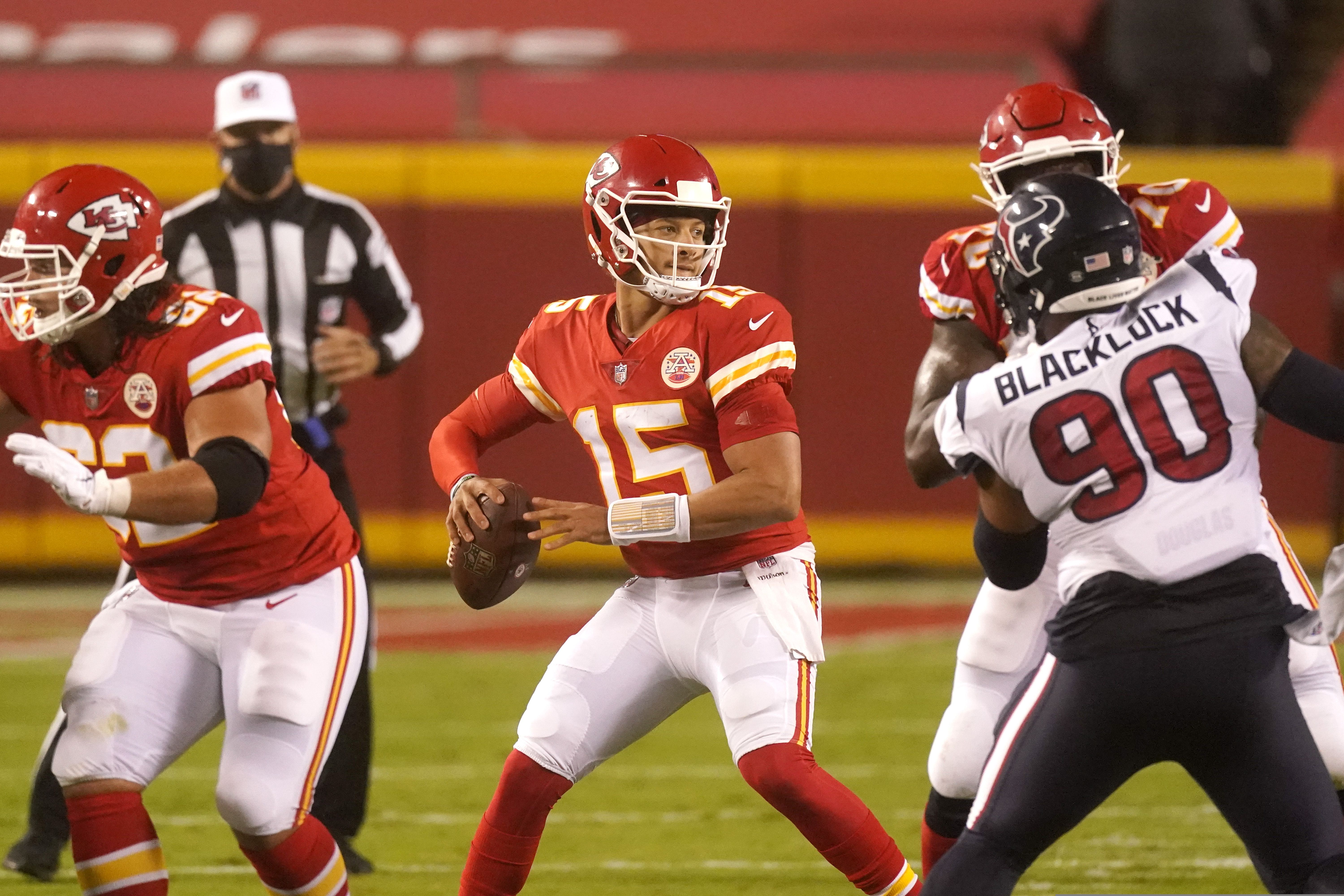 NFL fans boo during moment of silence for racial injustice at Chiefs, Texans  game in Missouri