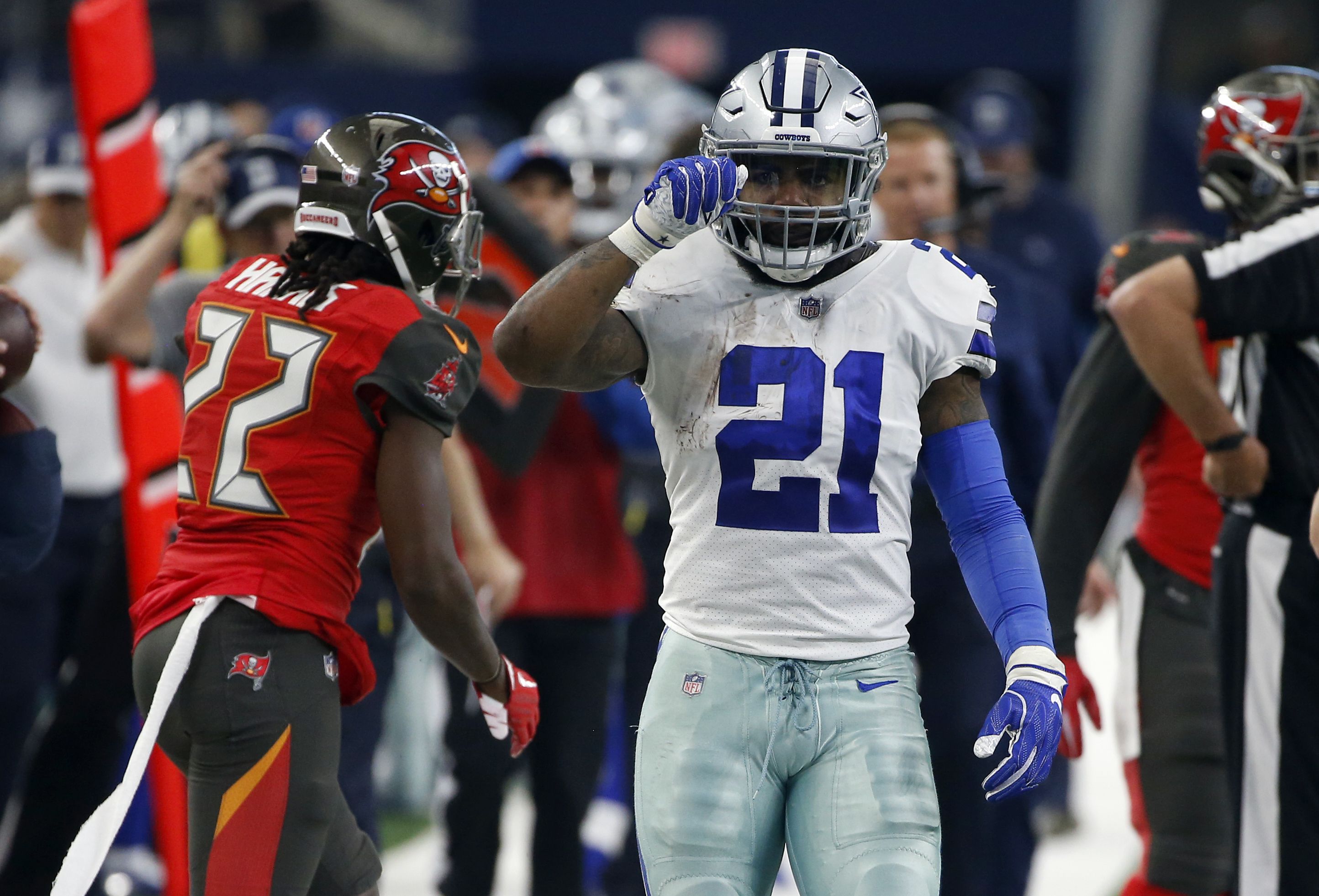 Cowboys' Ezekiel Elliott signs $90m extension to become NFL's richest back, Dallas Cowboys