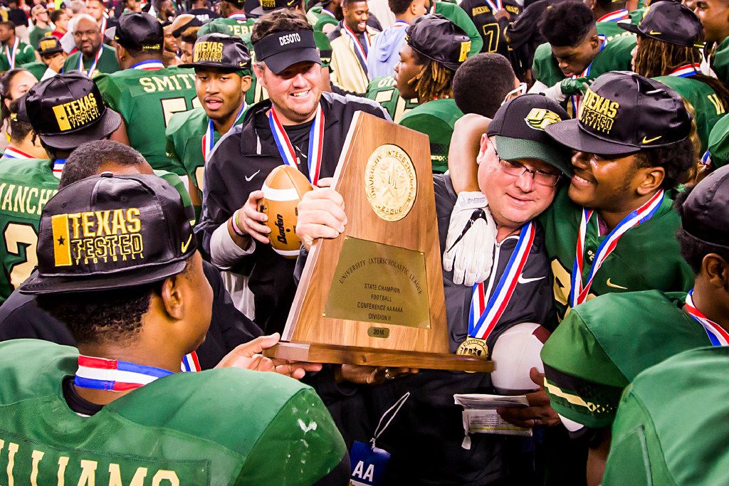 Fans head out Monday morning for Eagles championship gear