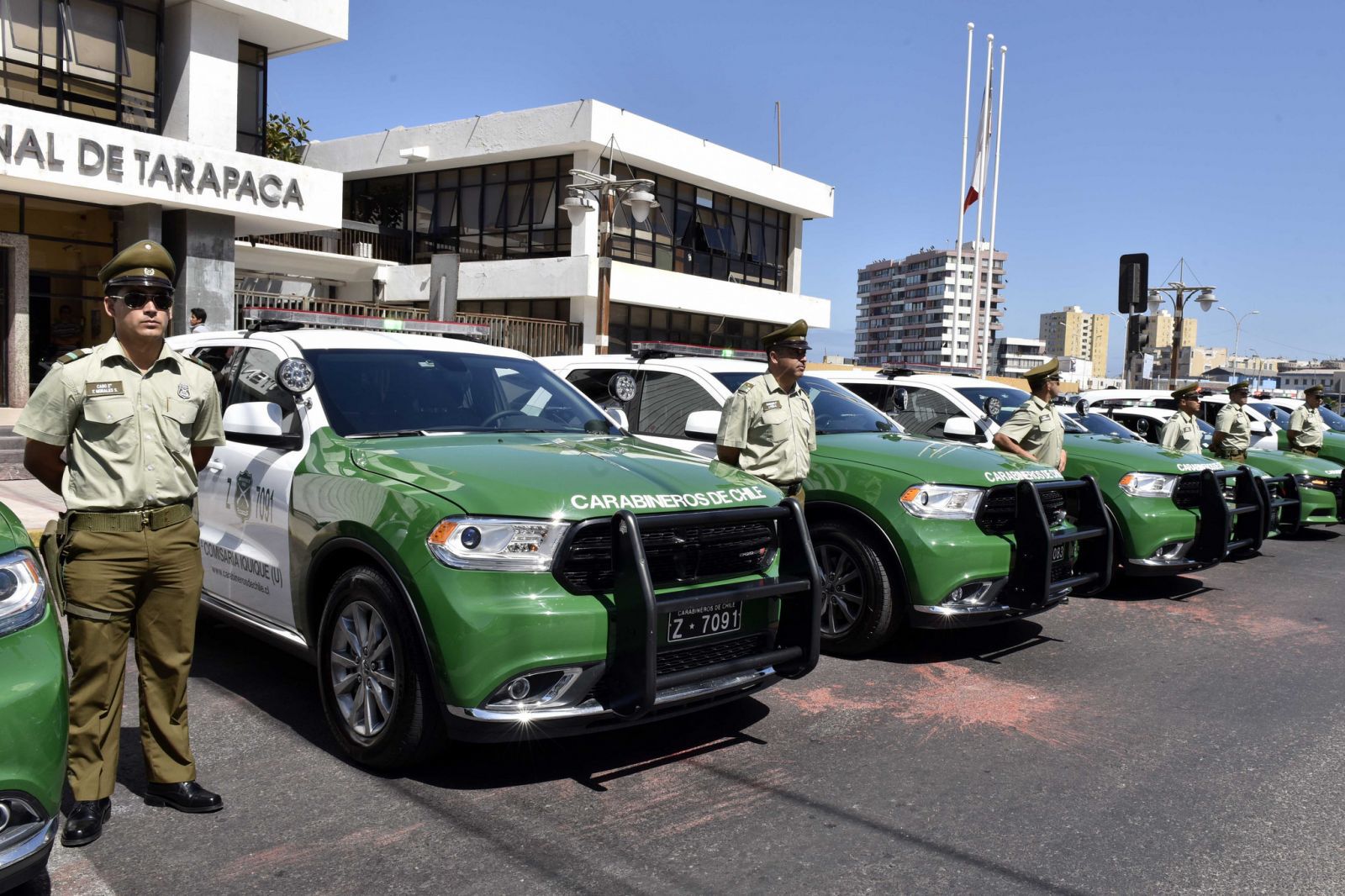 Vehículos-policiales-Dodge-Durango-de-Carabineros-de-Chile.jpg