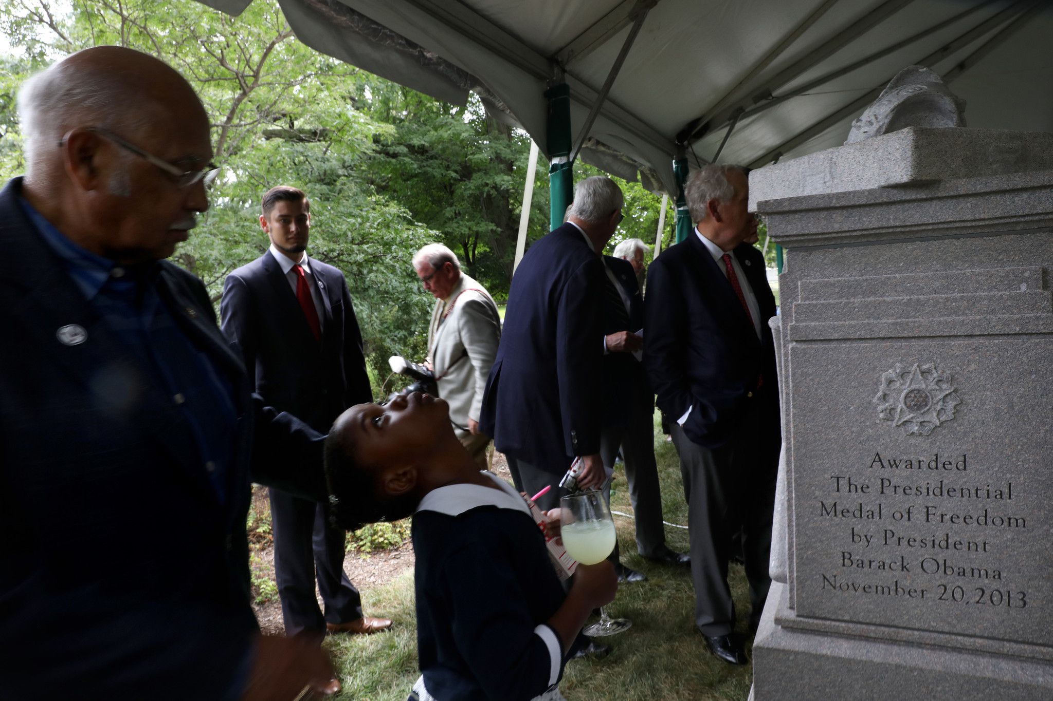 Ernie Banks gets a new memorial in Graceland Cemetery, within