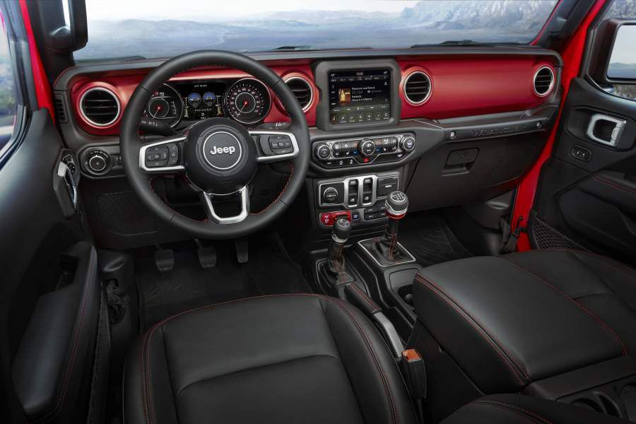 Jeep-Wrangler-interior-900x600.jpg