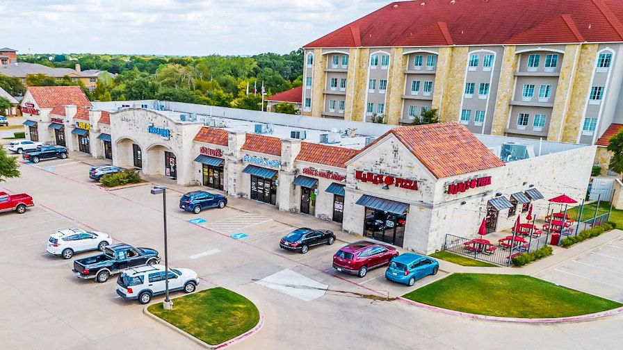 Dallas – Northlake Shopping Center - The Retail Connection