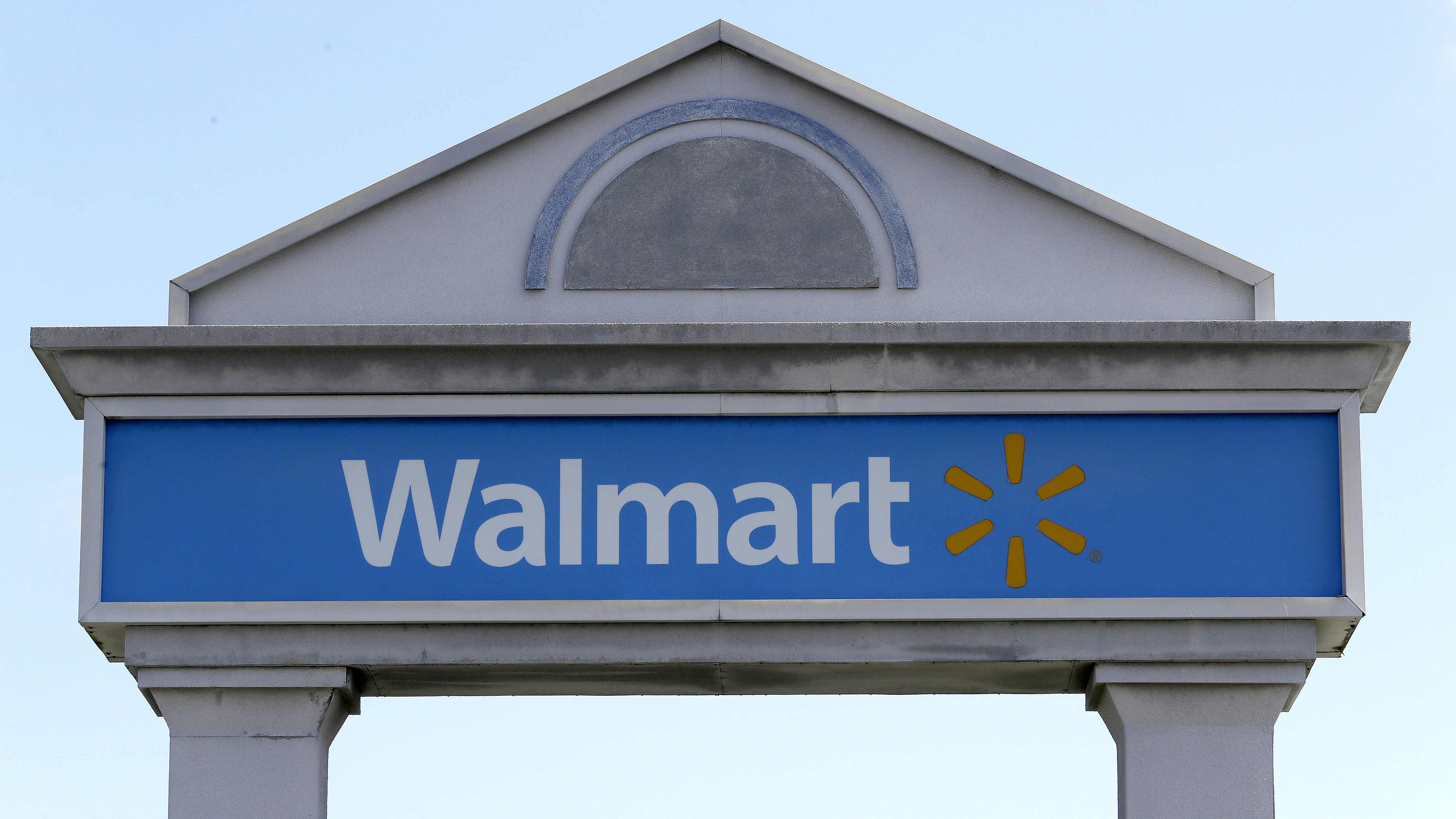 Inspectors Find Walmart Staff Not Wearing Protective Gear at Store Where 23  Employees Tested Positive for COVID-19