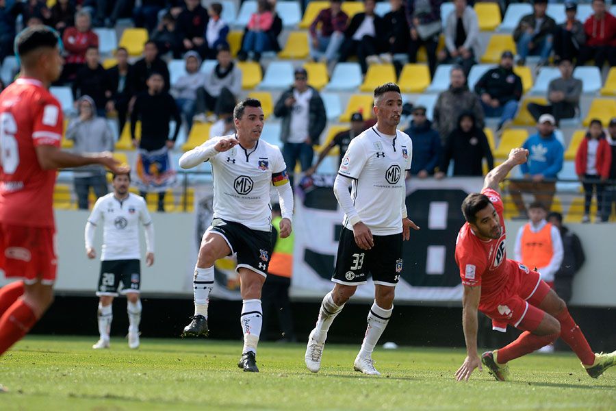 Colo Colo, Esteban paredes, Lucas Barrios