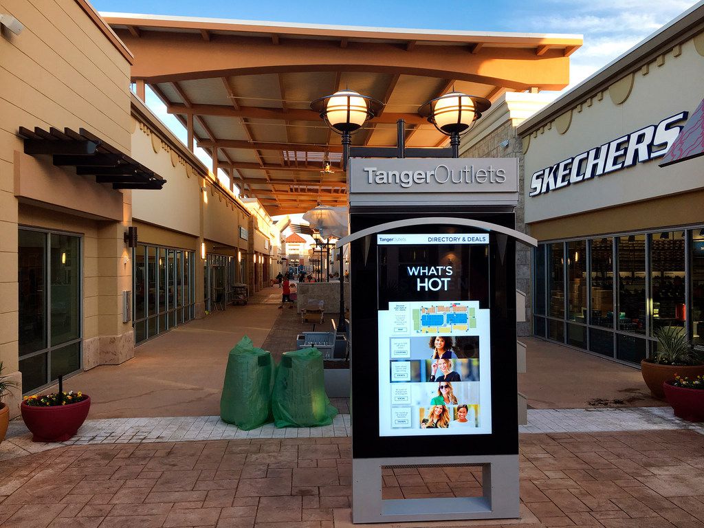 Louis Vuitton at The Shops At Clearfork - A Shopping Center in Fort Worth,  TX - A Simon Property