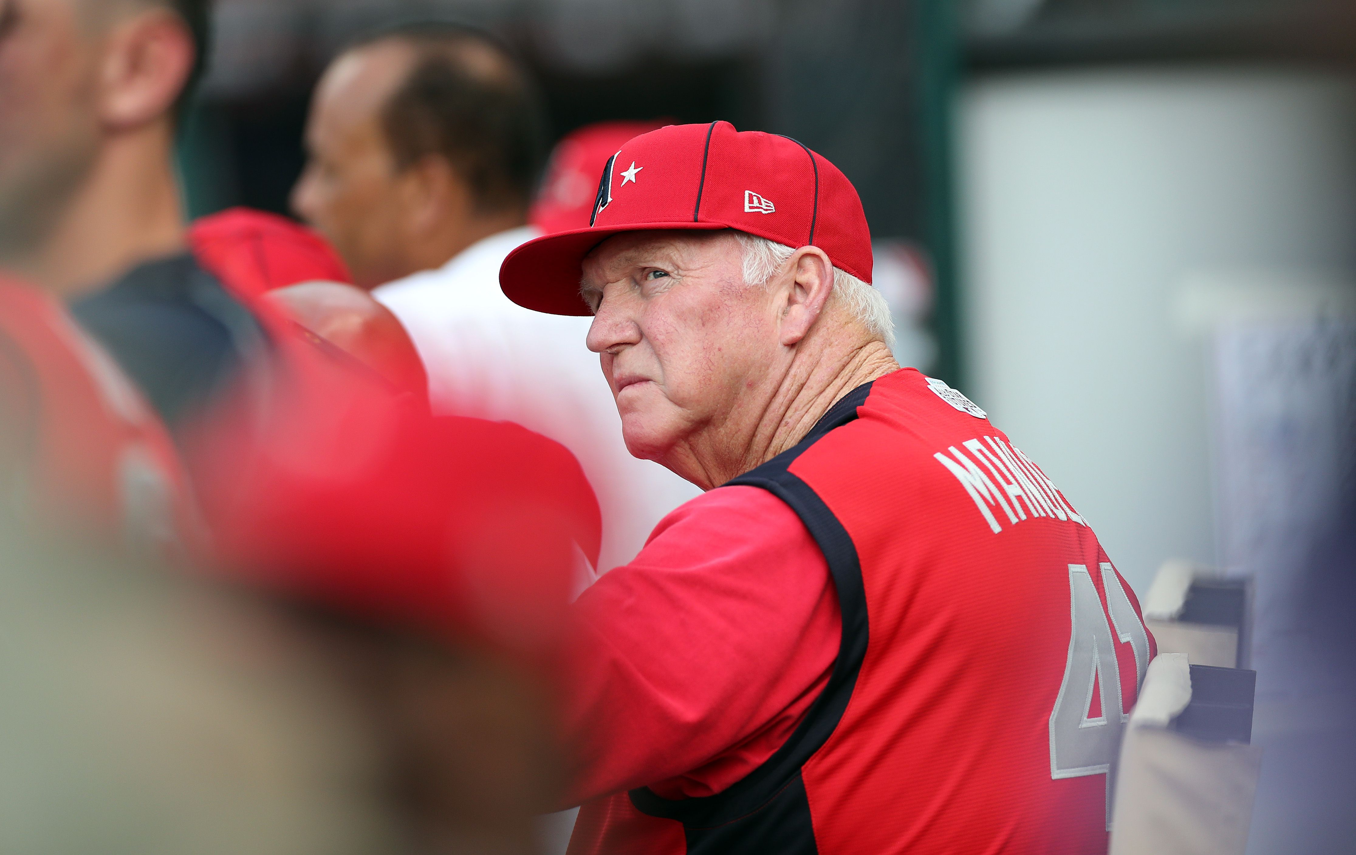 Phillies bring Charlie Manuel back as hitting coach, fire John Mallee,  reports say 