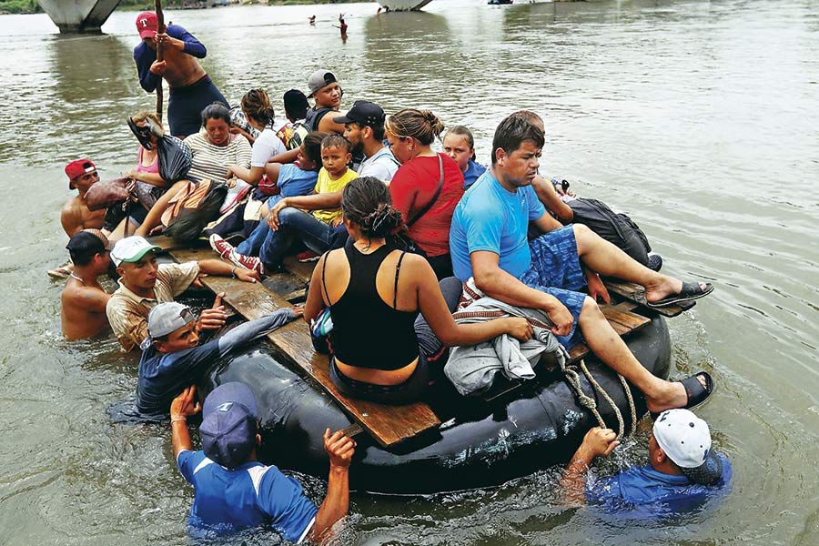 La caravana irrumpe en plena campa a electoral en Estados Unidos