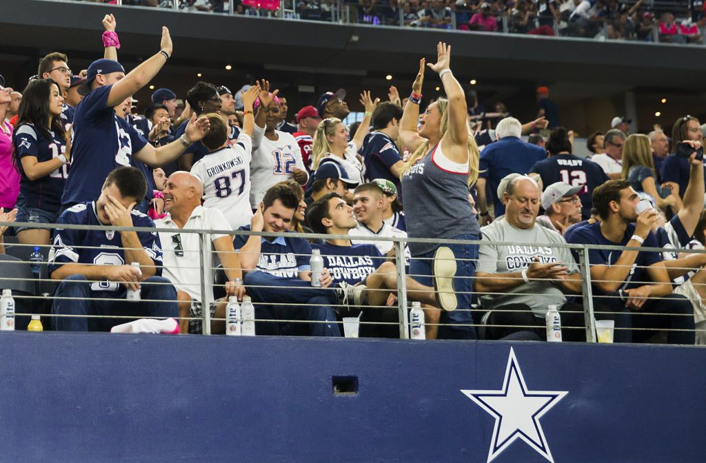 Photo: Dallas Cowboys vs. New England Patriots in Arlington, Texas -  ARL2023100109 