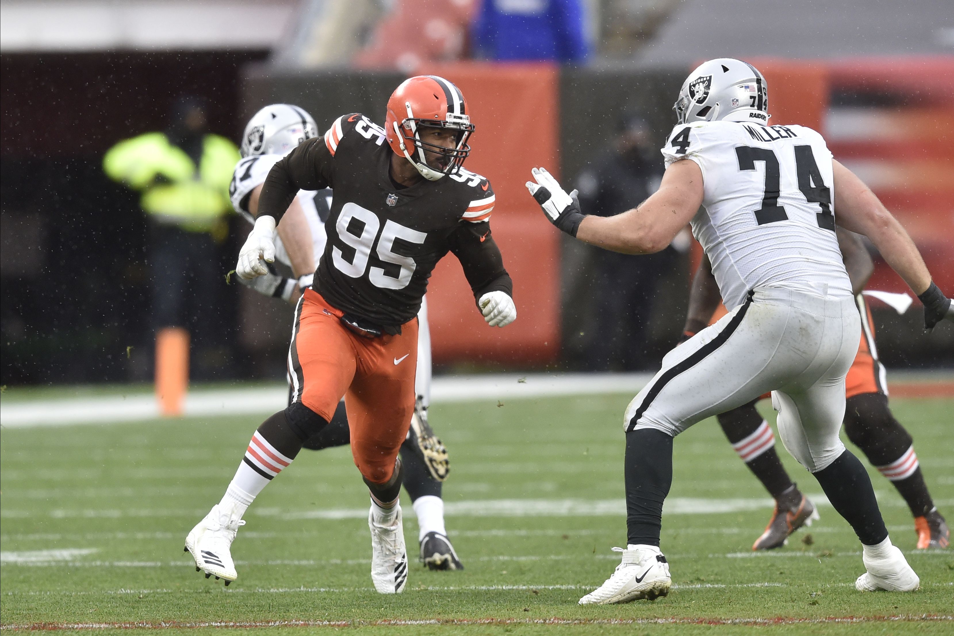 Browns star Myles Garrett on coronavirus list, out for Eagles game