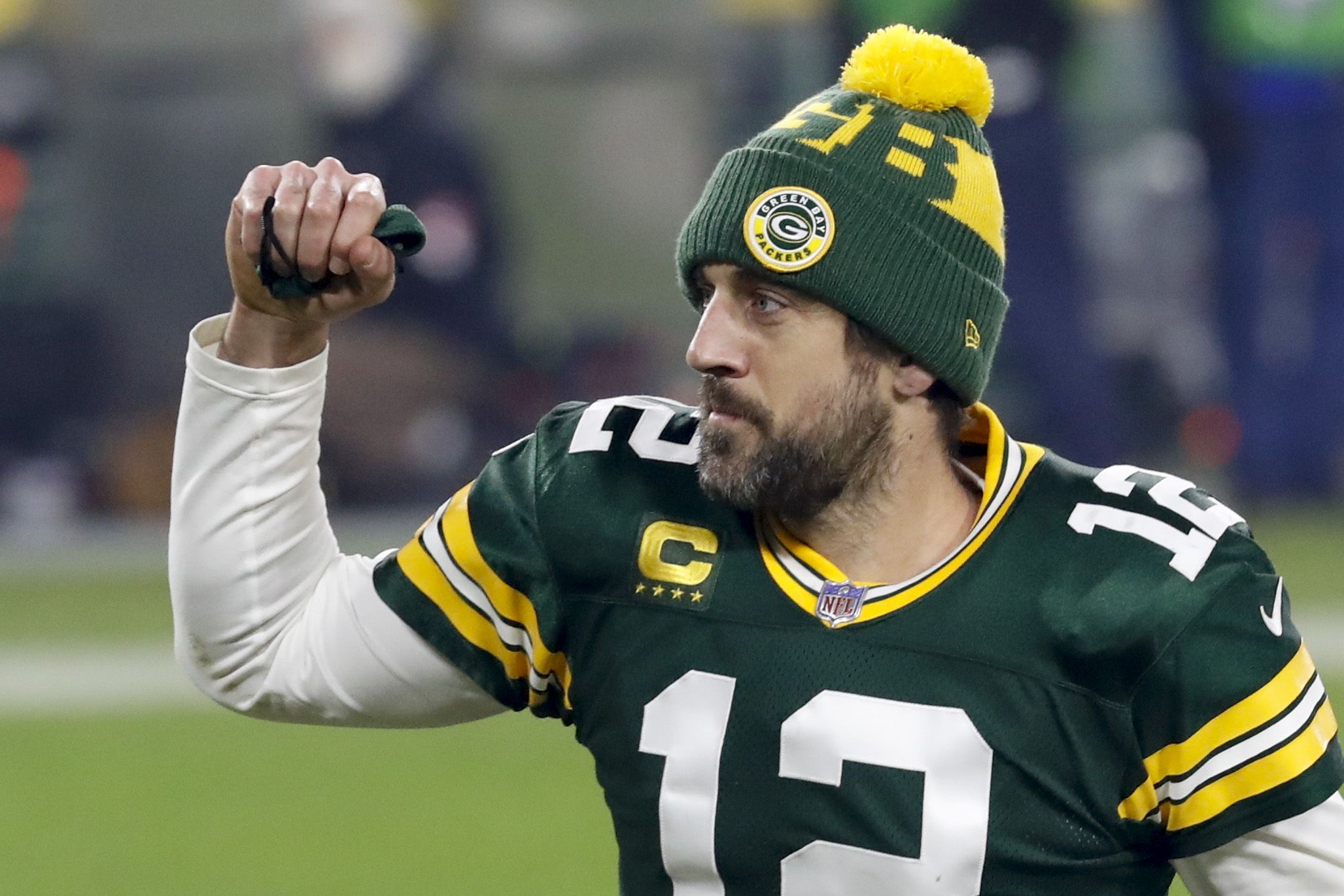 Aaron Rodgers throws 4 TD passes in the snow as the Green Bay