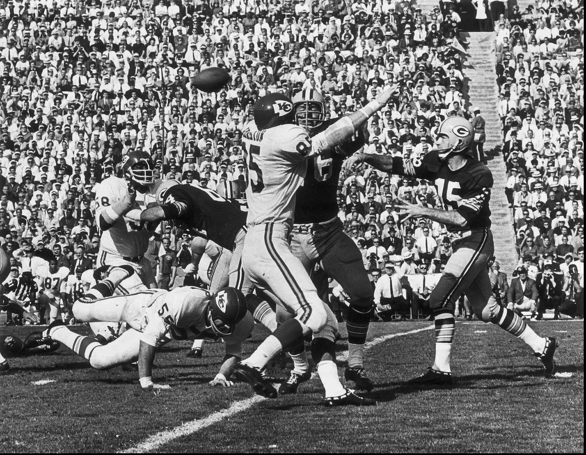 Super Bowl I arrived with a splash back in 1967 - The Boston Globe