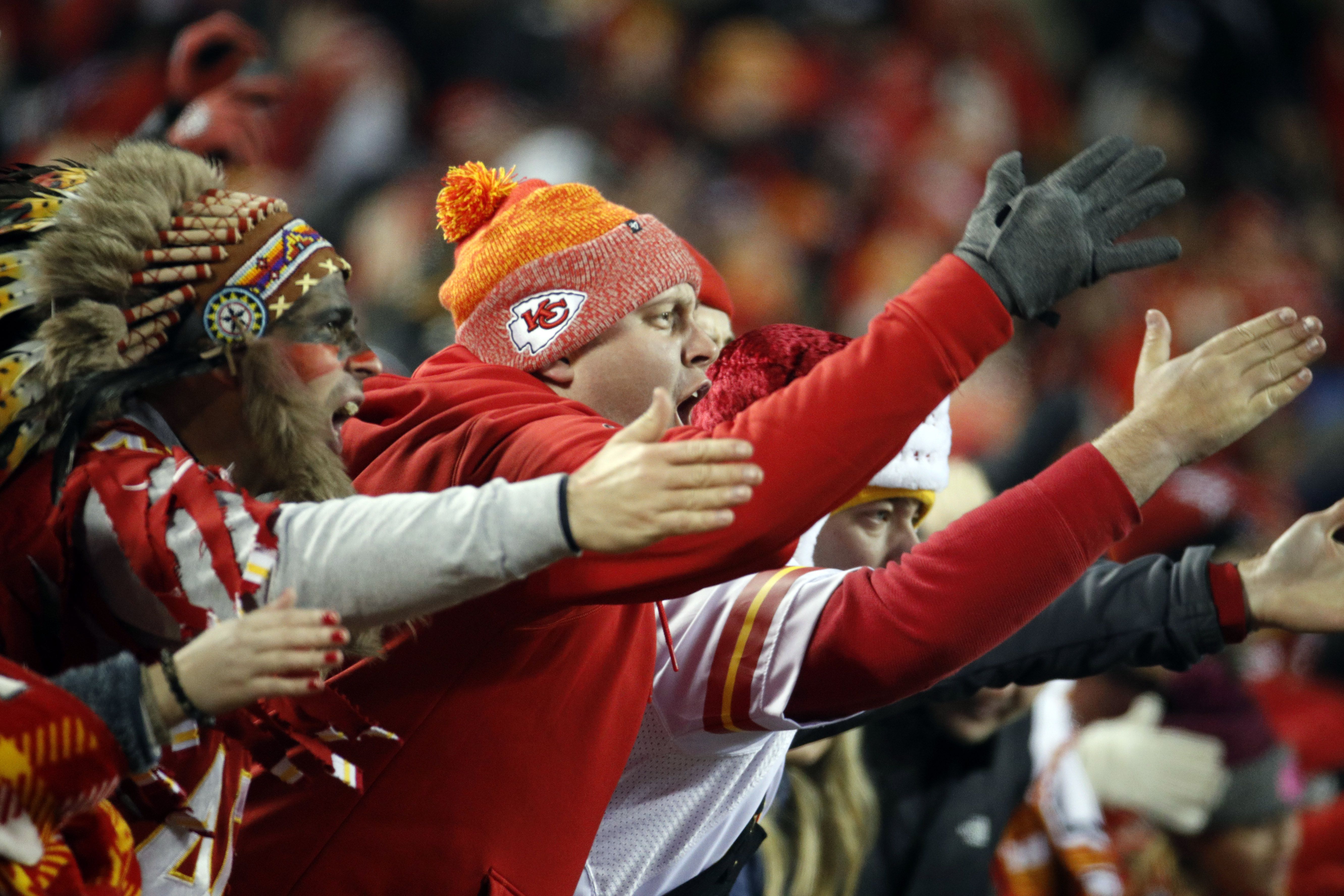 Kansas City Chiefs Ban Headdresses at Stadium - The New York Times