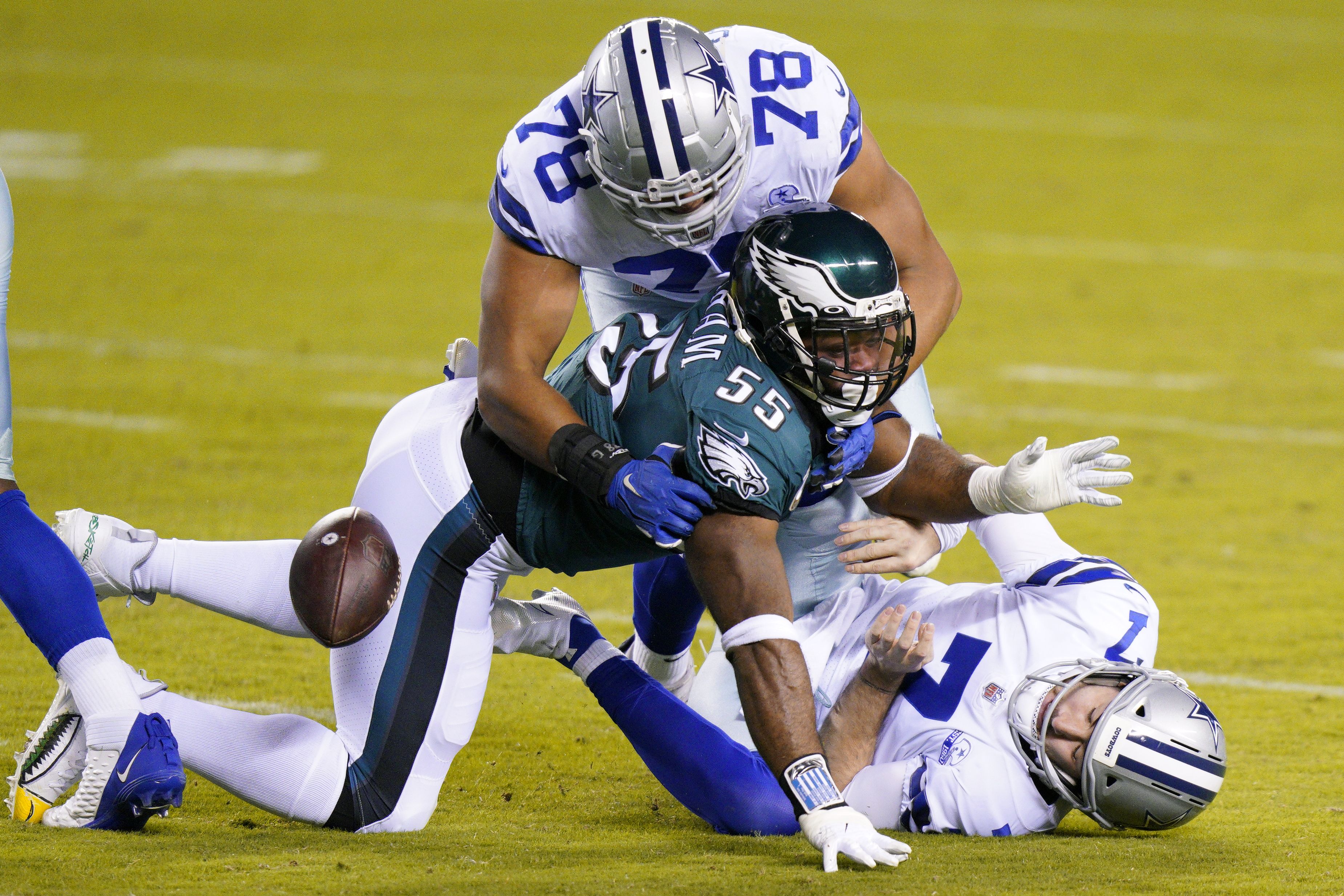 Dallas Cowboys: Defense intact after free agency