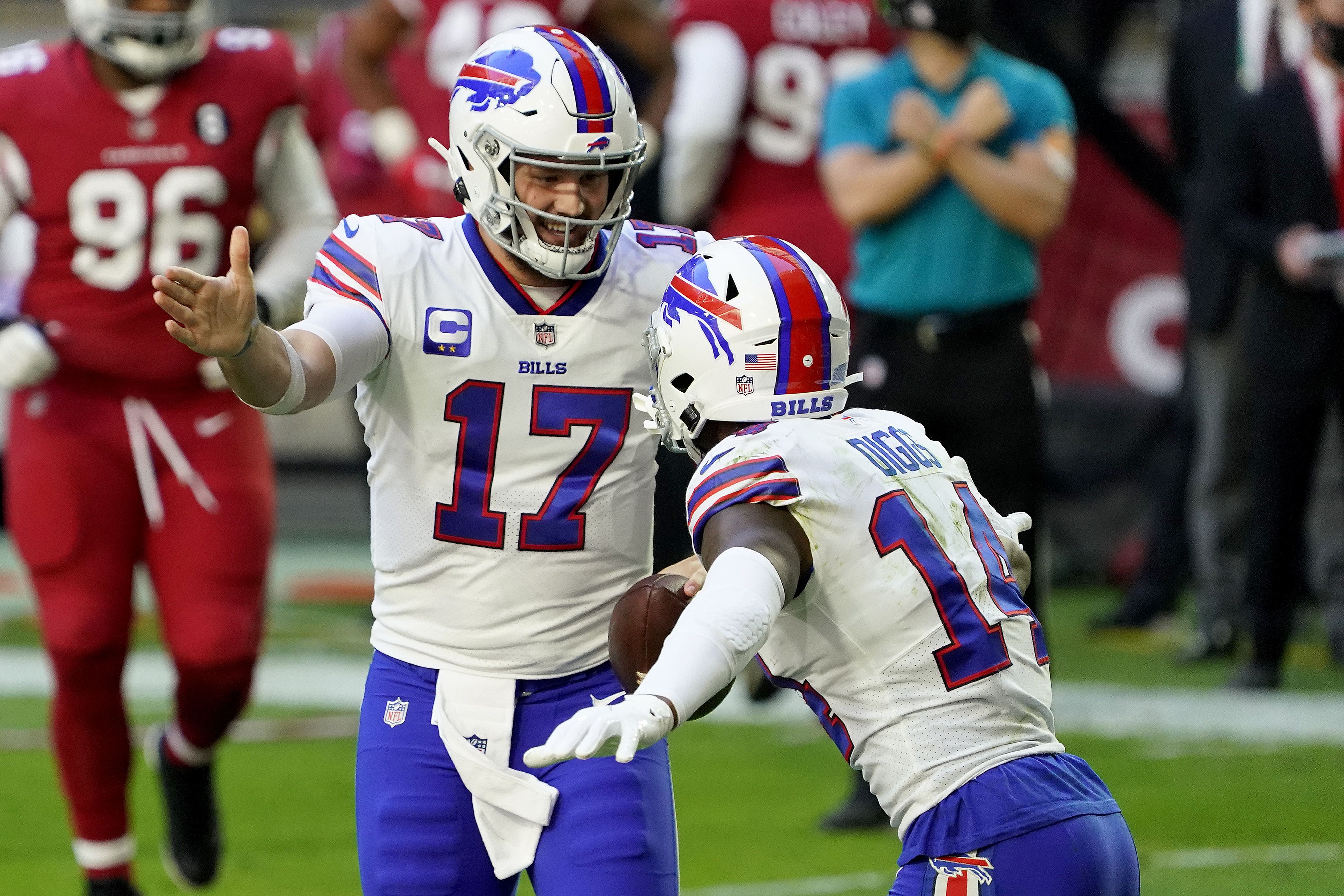 Hail Murray: Cardinals stun Bills 32-30 in final seconds