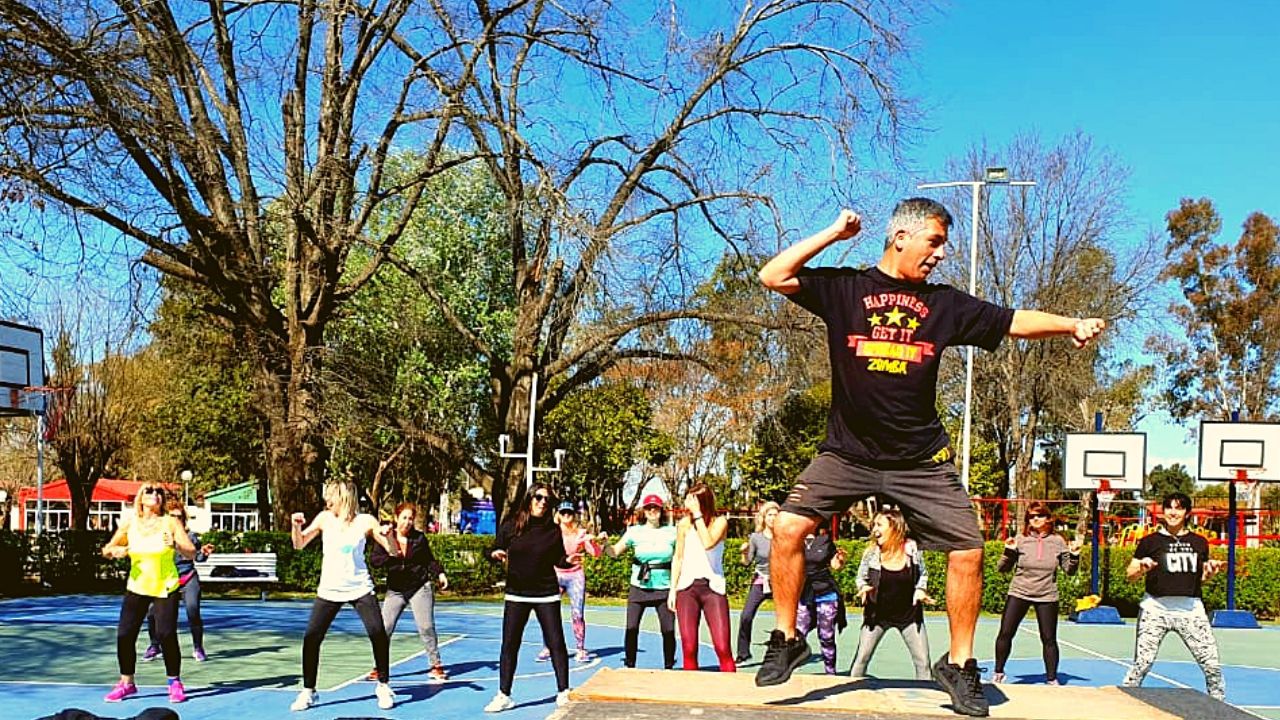 Zumba: 7 beneficios del método que fusiona el baile con la gimnasia | TN