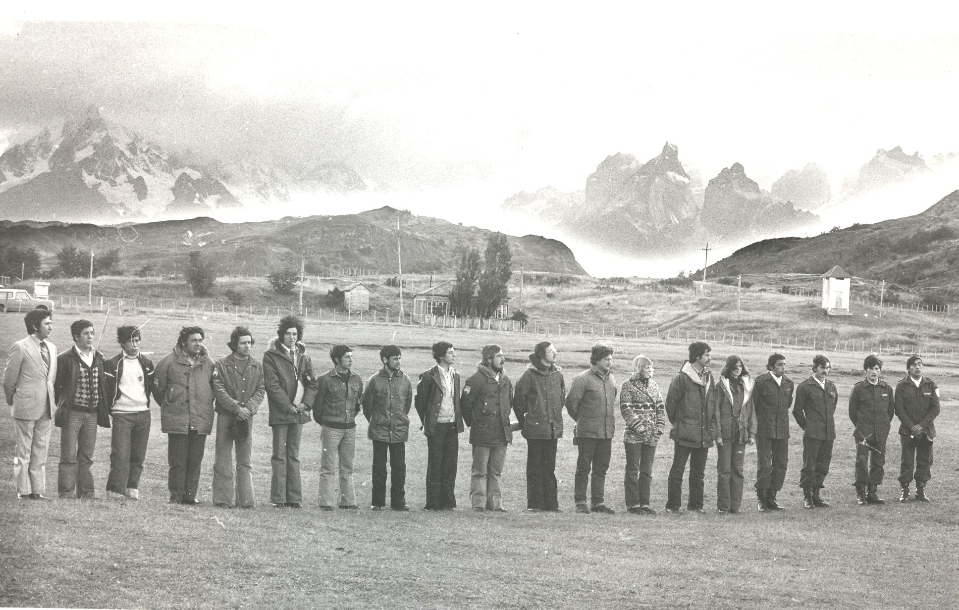 Entrega de tierras por parte de Guido Monzino 1977