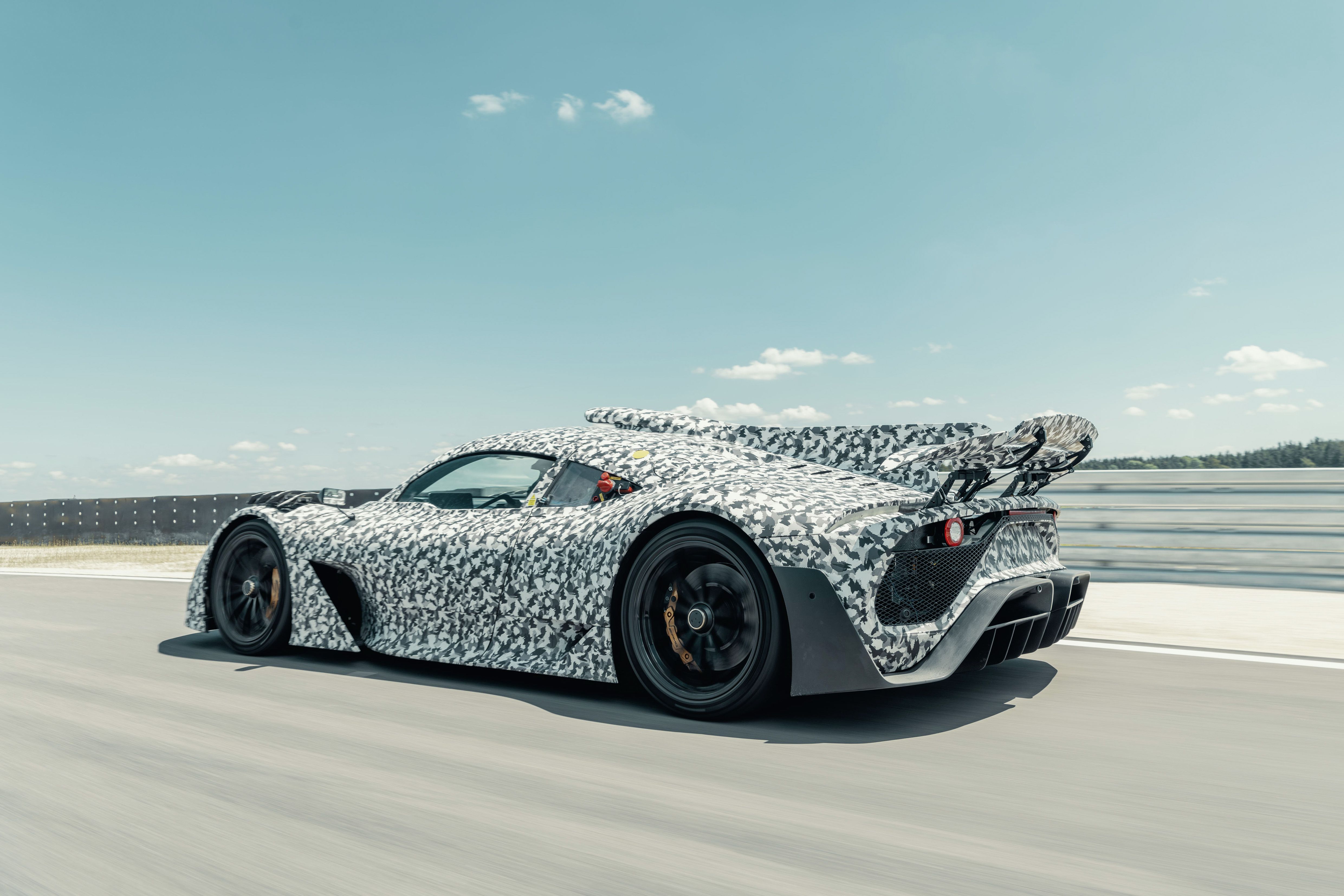 Mercedes-AMG Project ONE: Erprobung geht in eine spannende Phase

Mercedes-AMG Project ONE: testing reaches an exciting phase