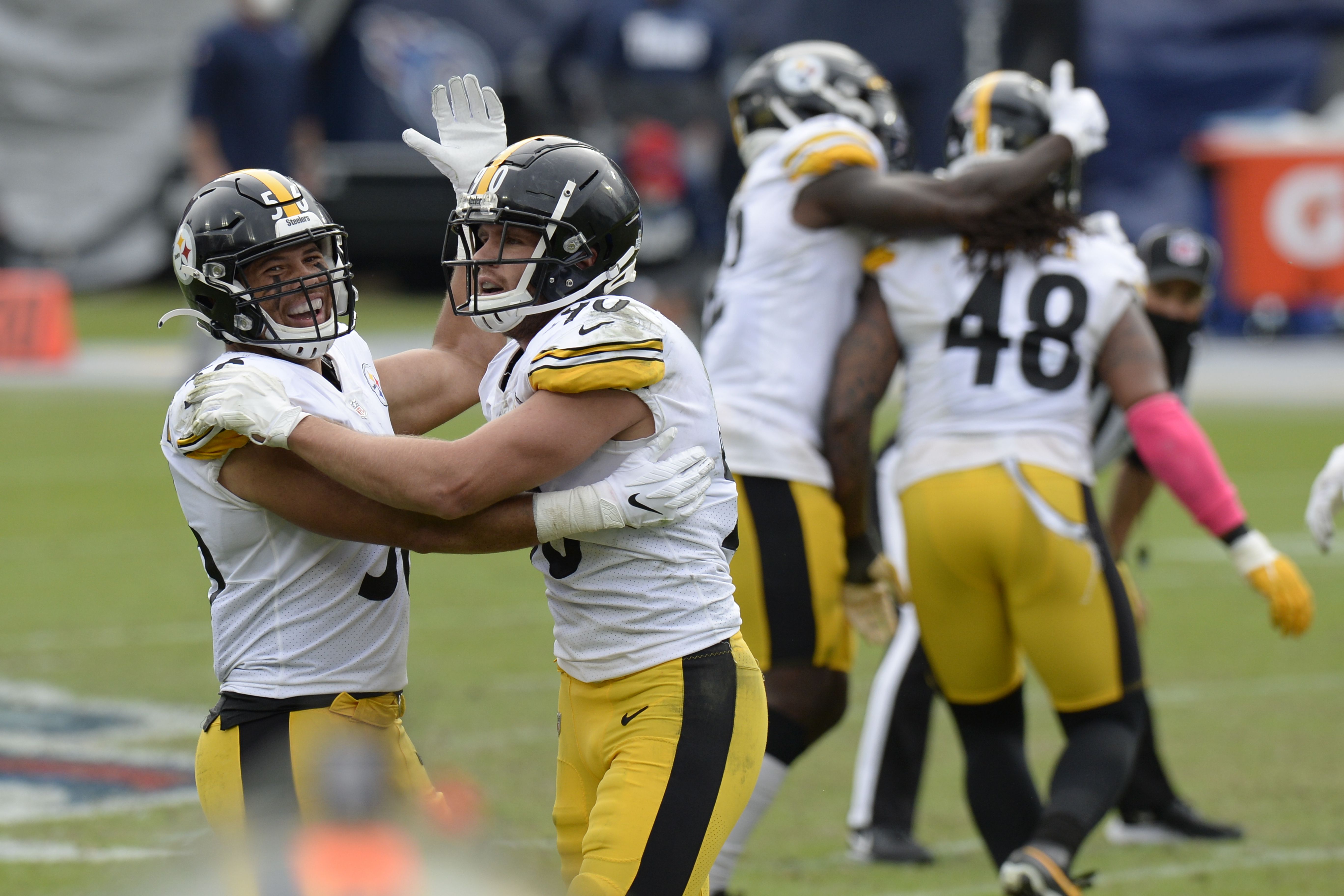 Unbeaten Steelers reach top spot in AP Pro32 poll