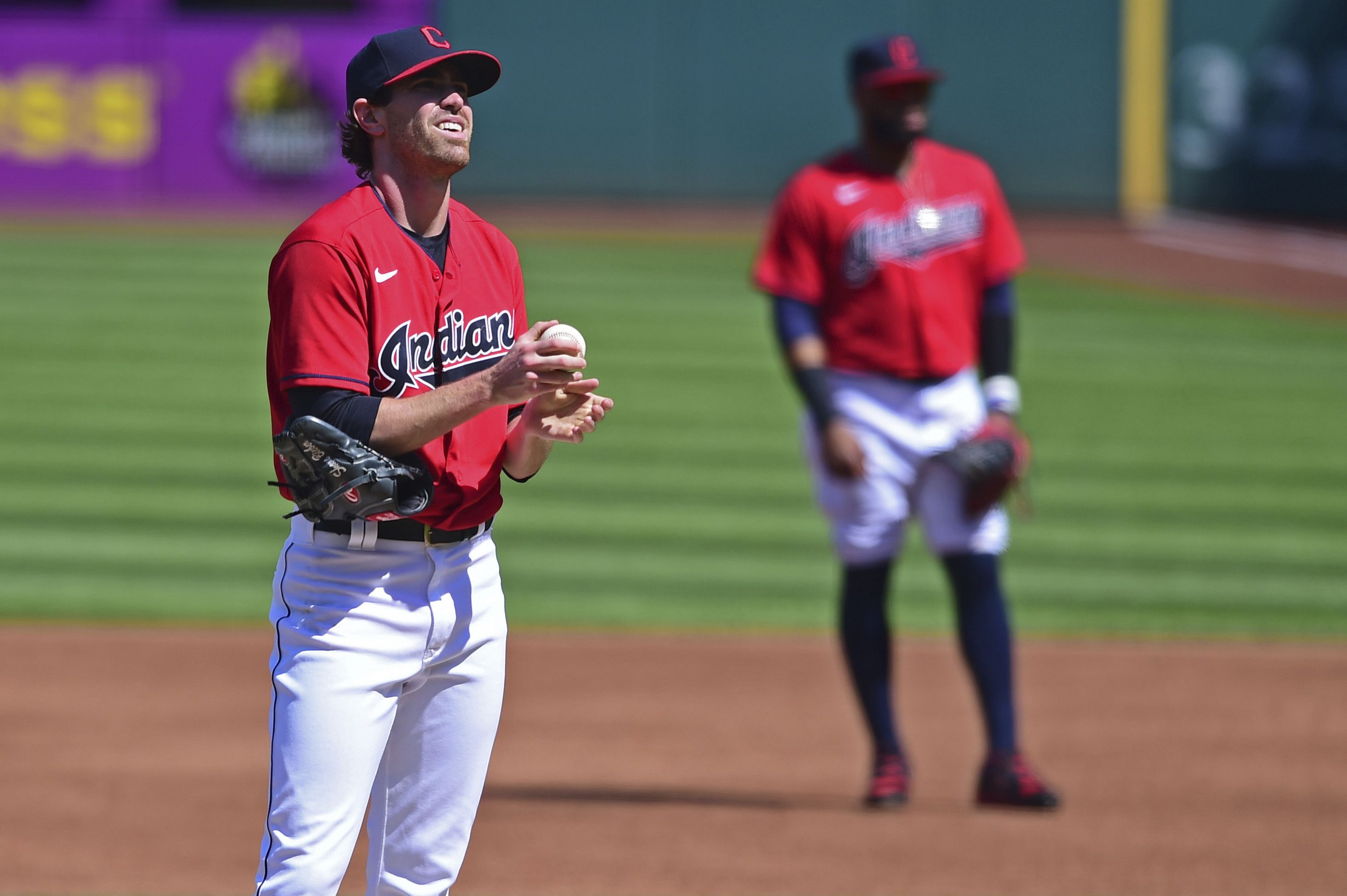 Corey Kluber joins Yankees on a 1-year deal; Francisco Lindor avoids  arbitration for $22.3M with the Mets 