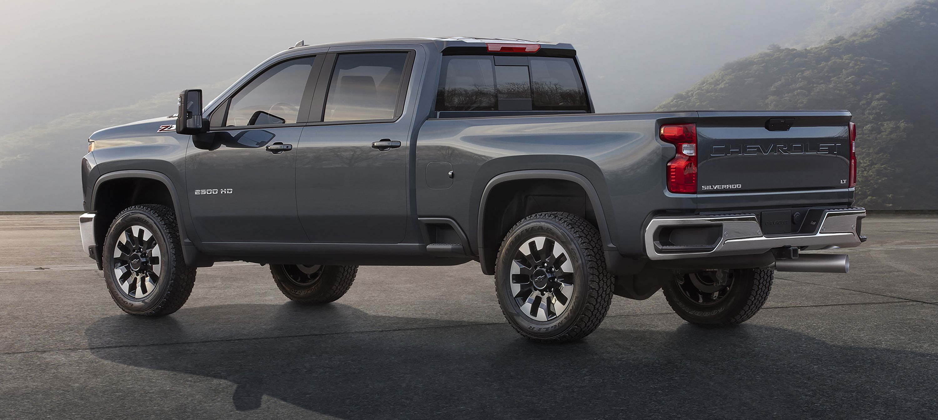 Chevrolet-2020-Silverado-Rear-34.jpg