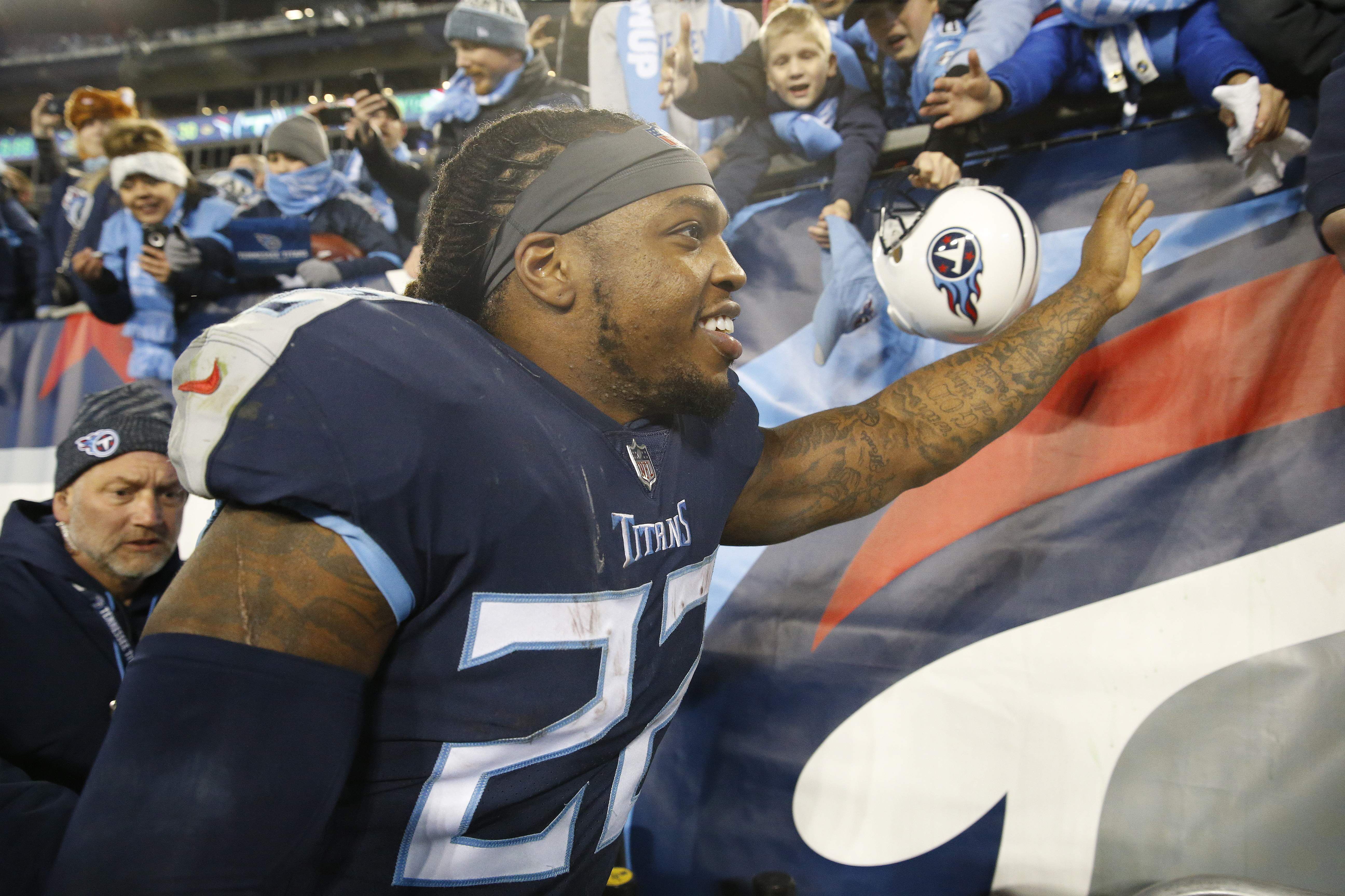 Thursday's NFL: Titans' Derrick Henry runs into the record books