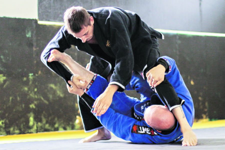 ARTES-MARCIALES-GUARDIA-ARANA.jpg