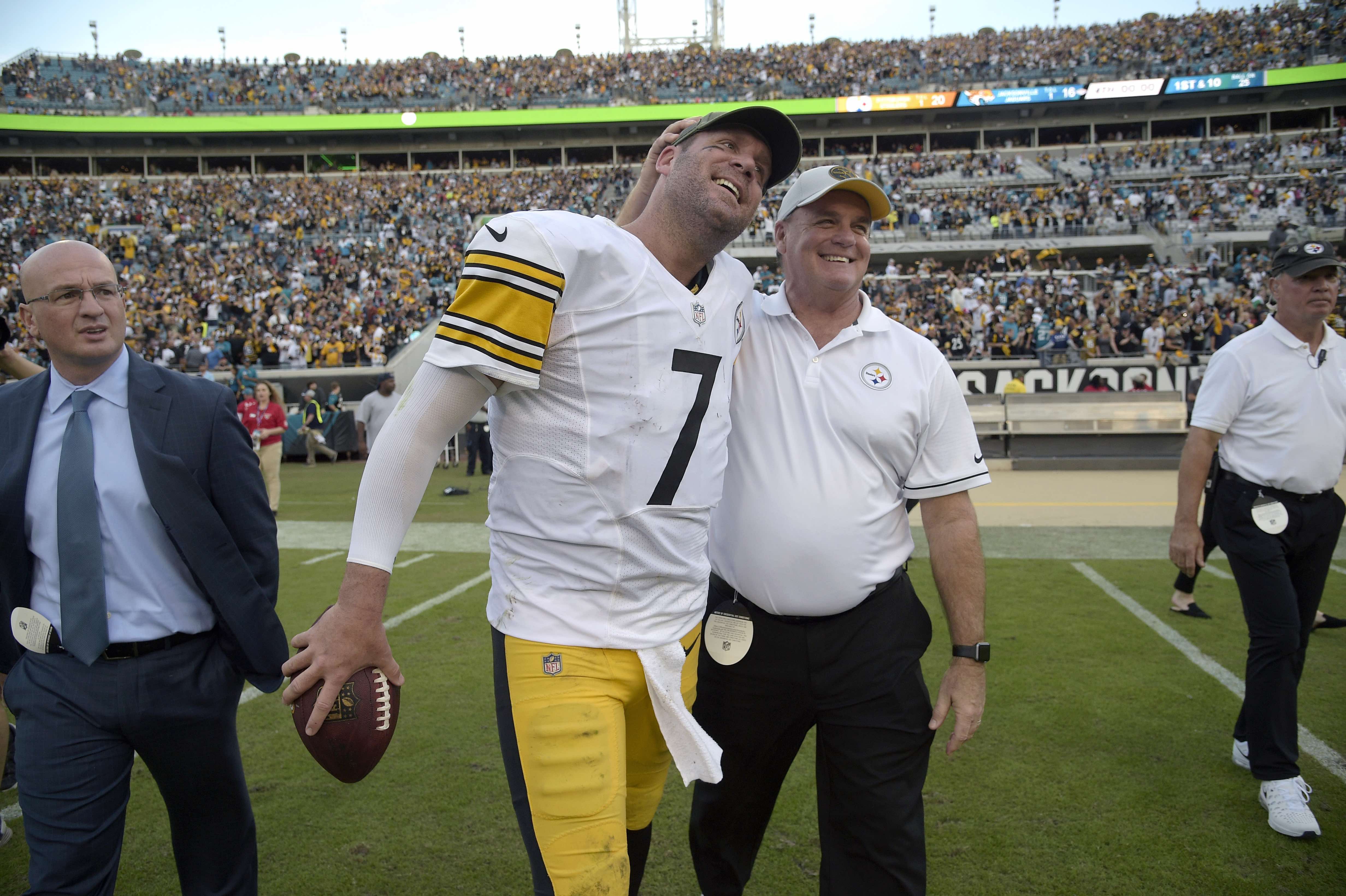 In Heinz Field return, Bud Dupree rallies Titans while standing on