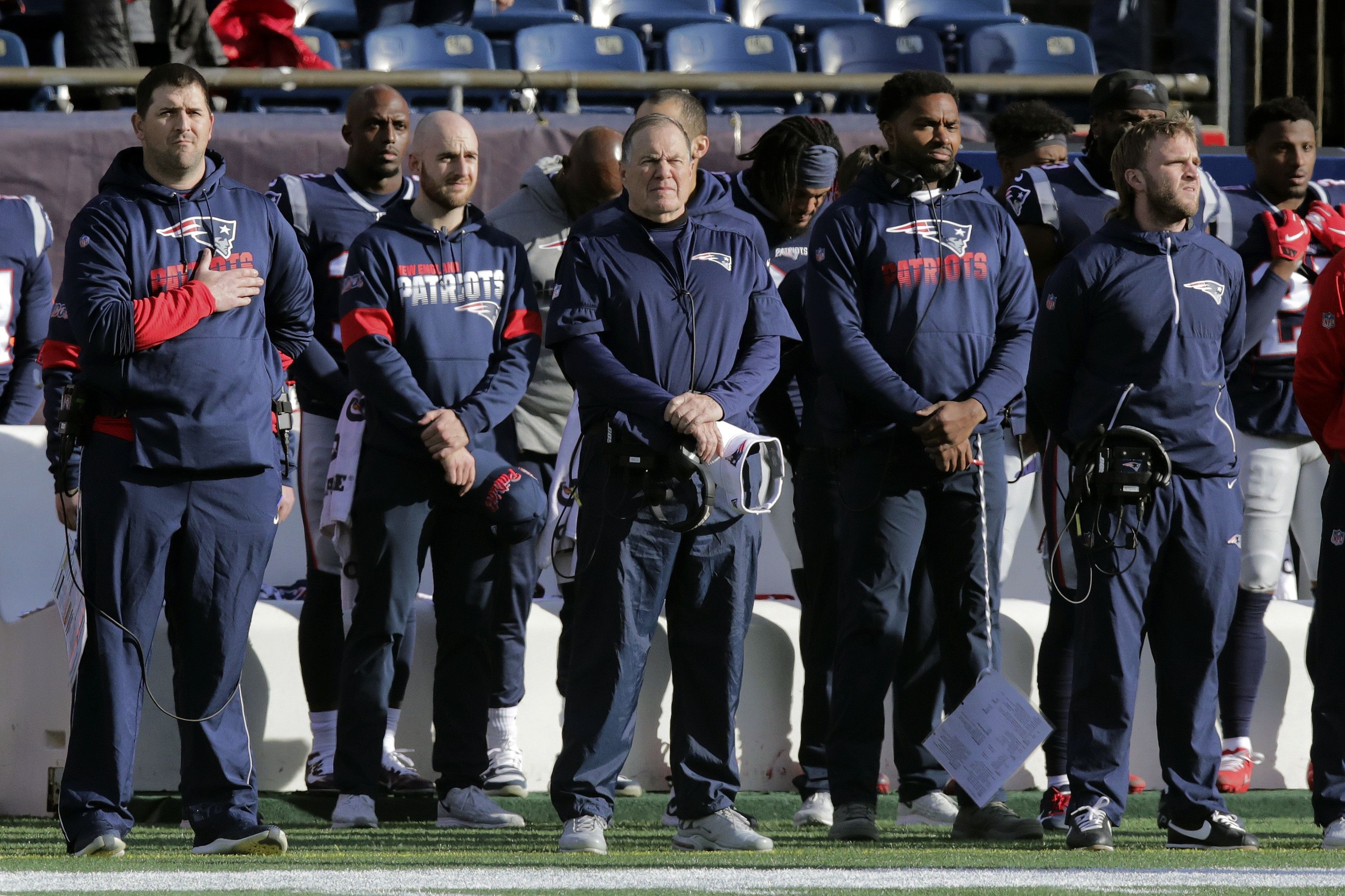 A giddy Tom Brady goes back to work for Patriots - The Boston Globe