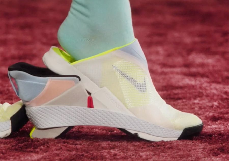 Recientemente bebida vaso Nike presentó a sus primeras zapatillas “manos libres” - La Tercera