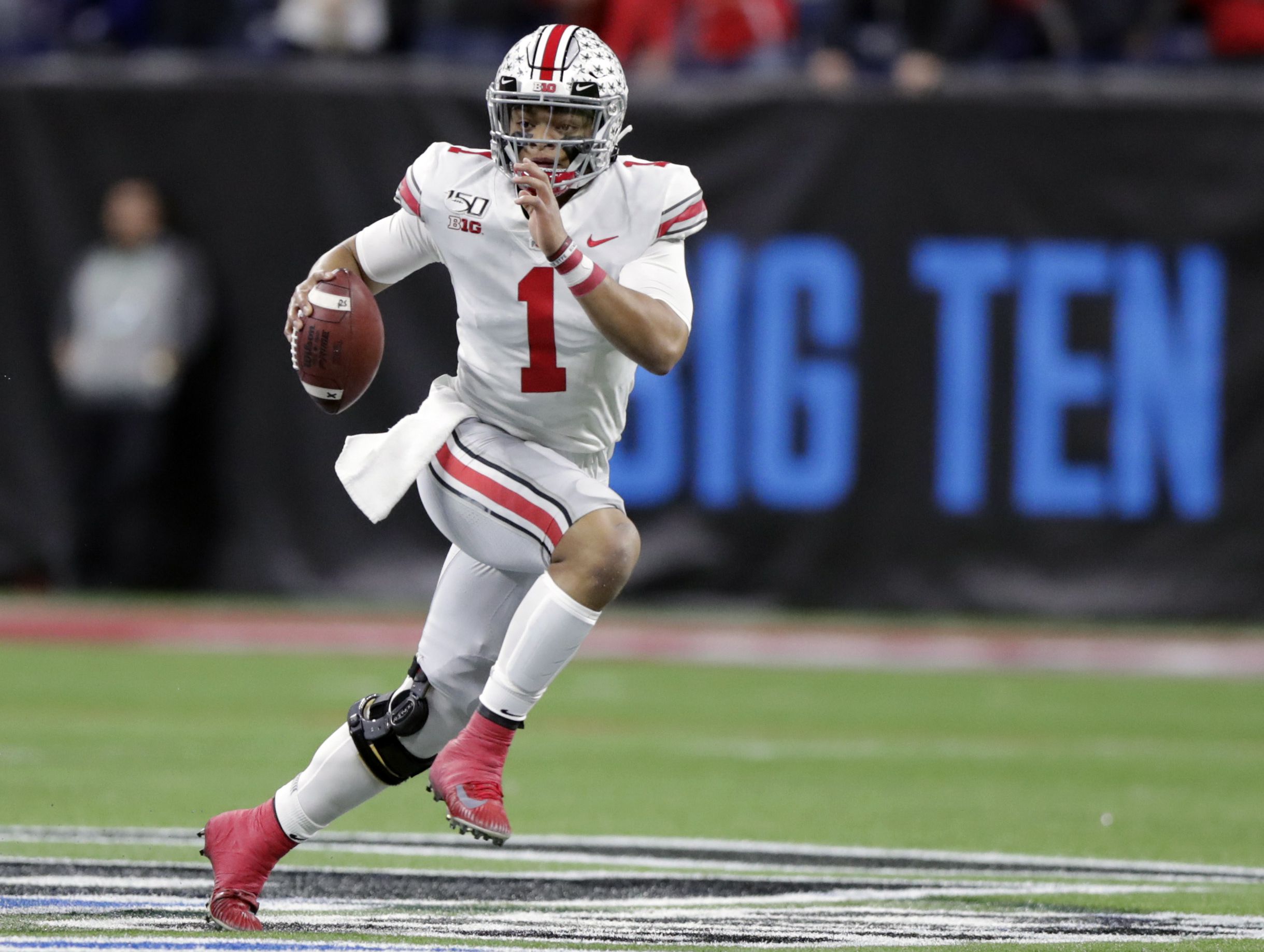 Ohio State wide receiver Chris Olave returning for senior season