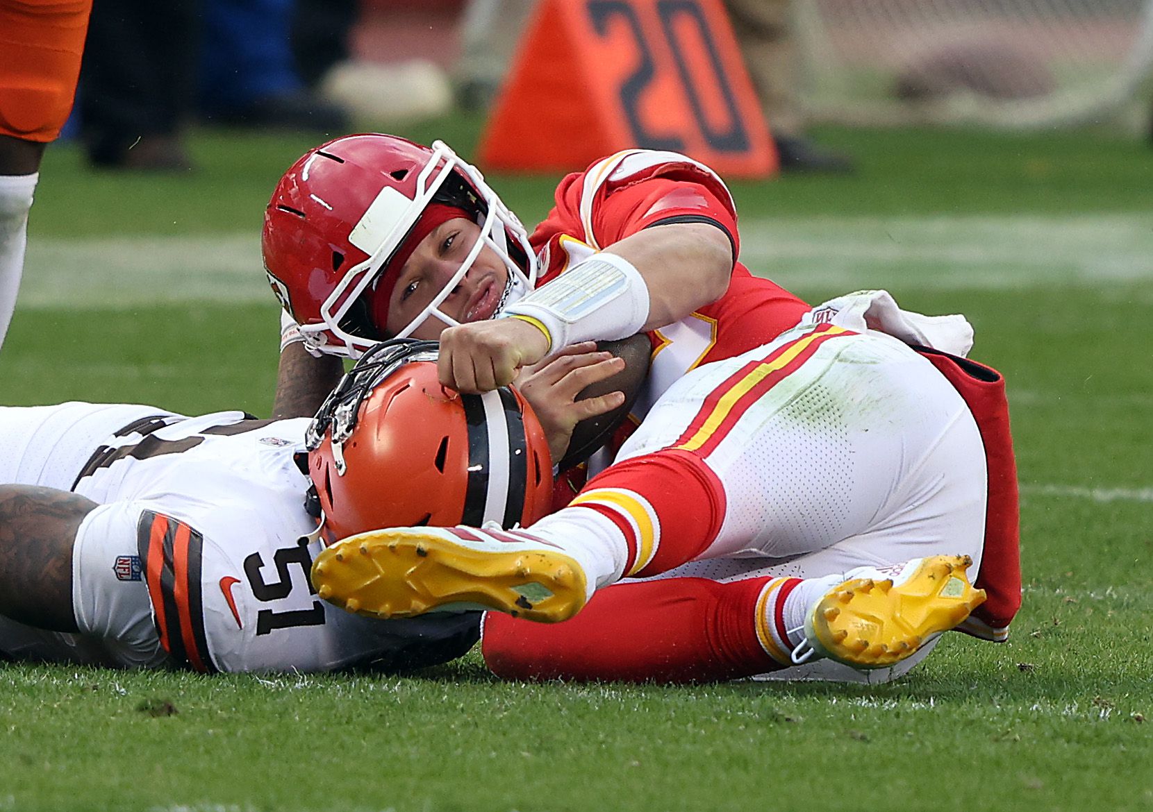 Patrick Mahomes will not play vs. Chargers in Week 17 and Chad Henne will  draw the start 