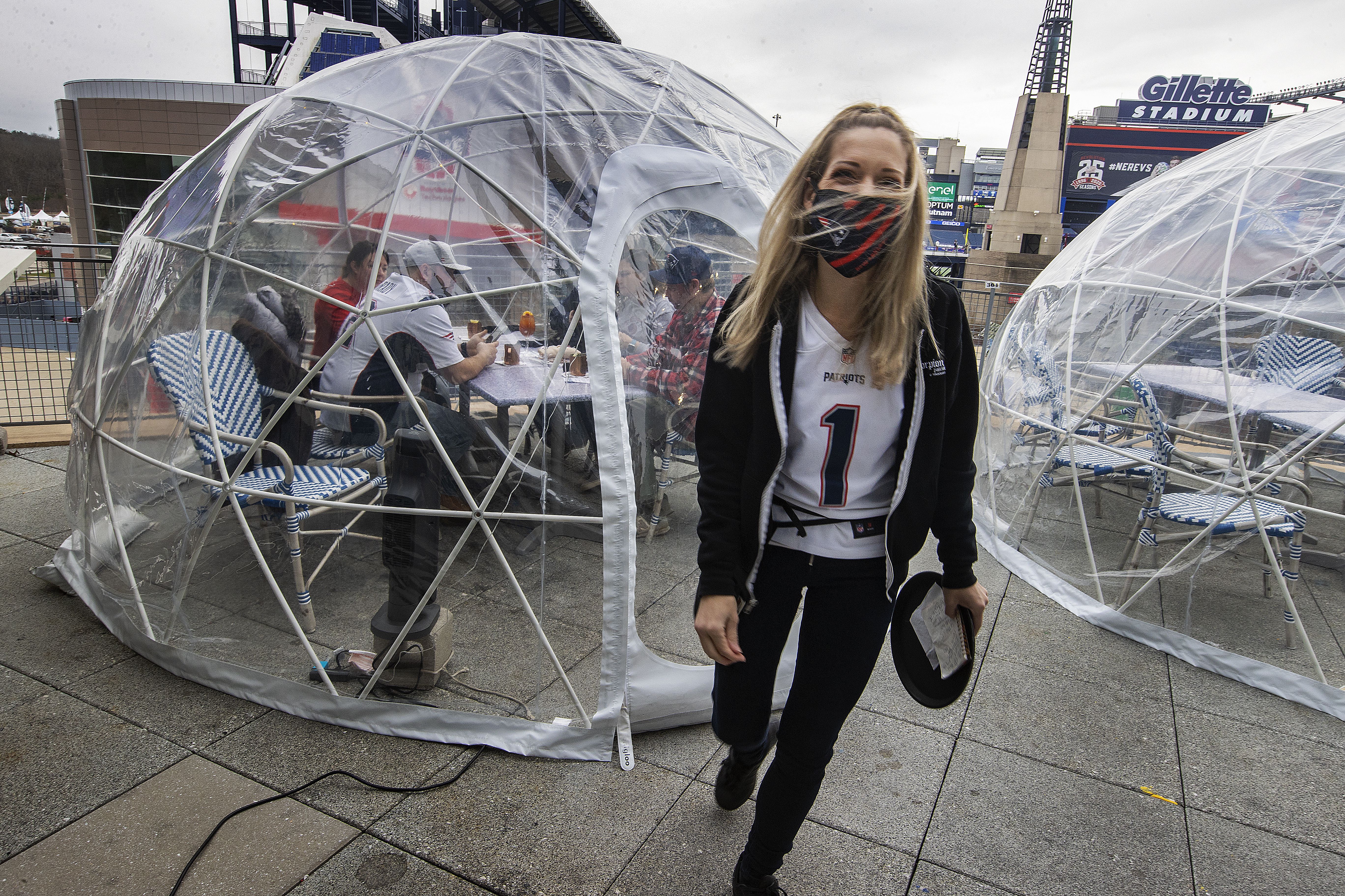 At Gillette Stadium, they get the party cooking - The Boston Globe