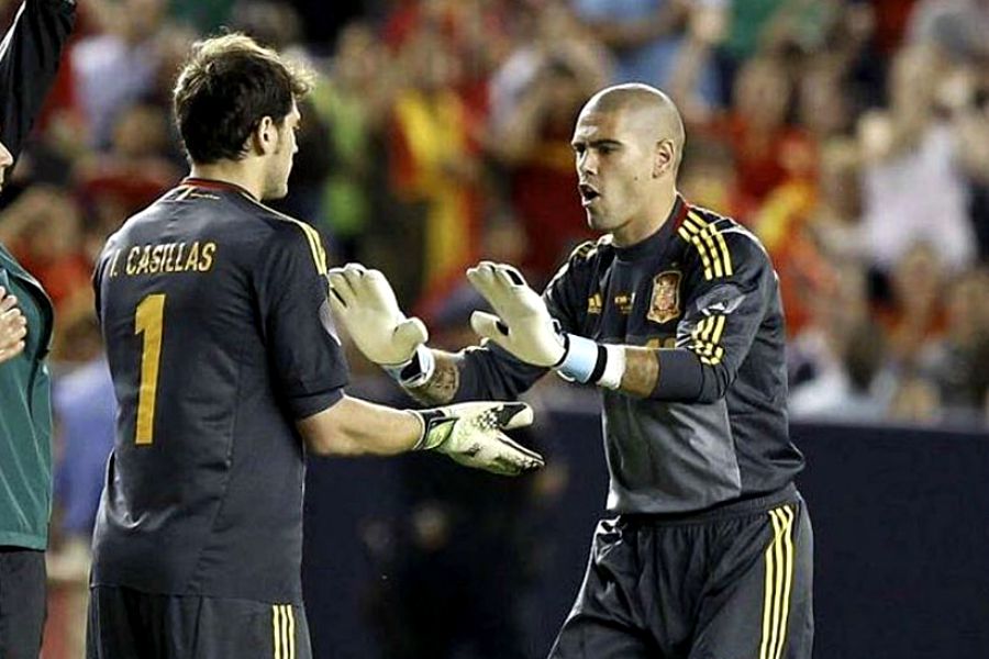 Iker Casillas y Víctor Valdés