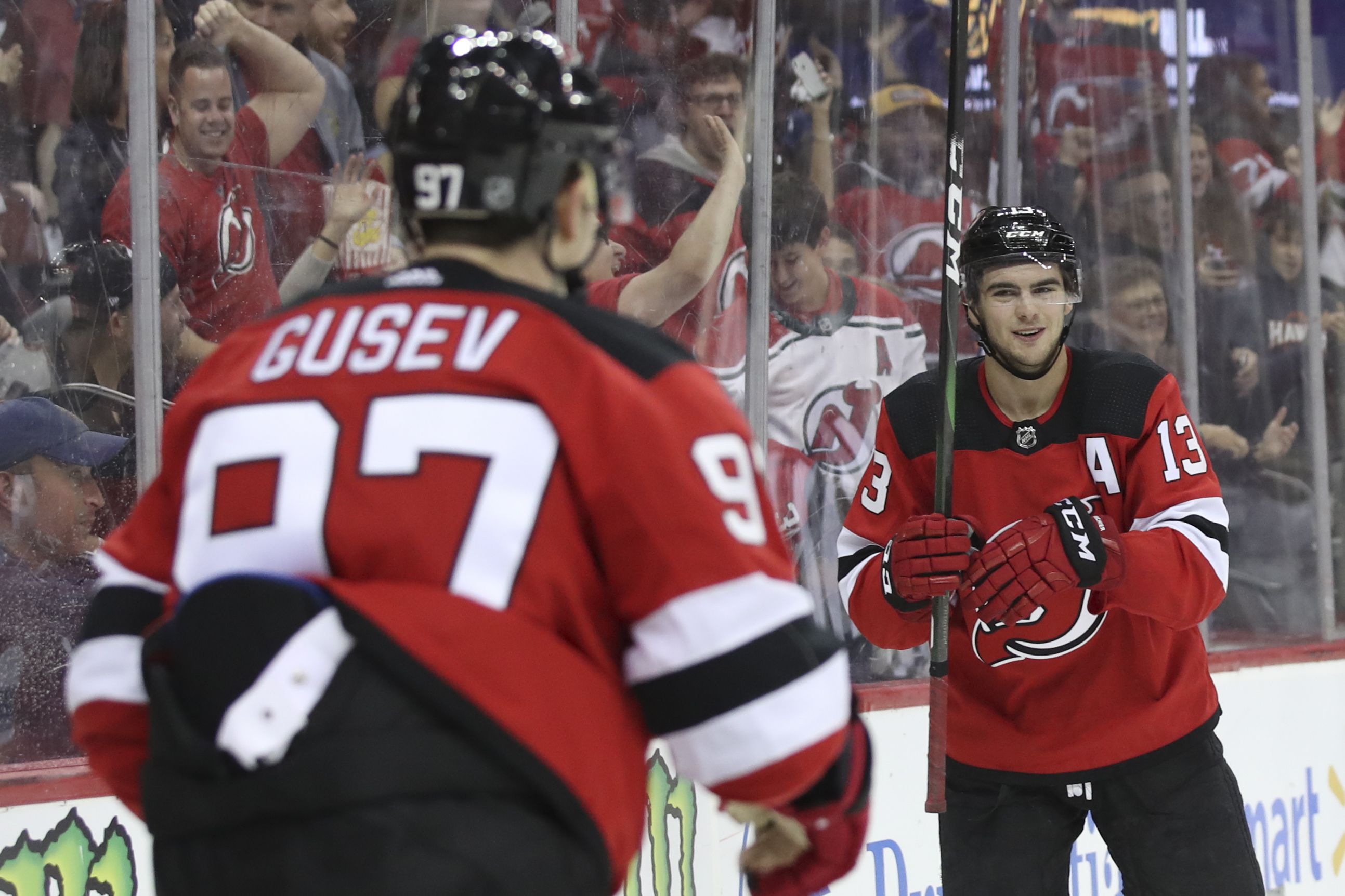 Hischier agrees to first contract with Devils