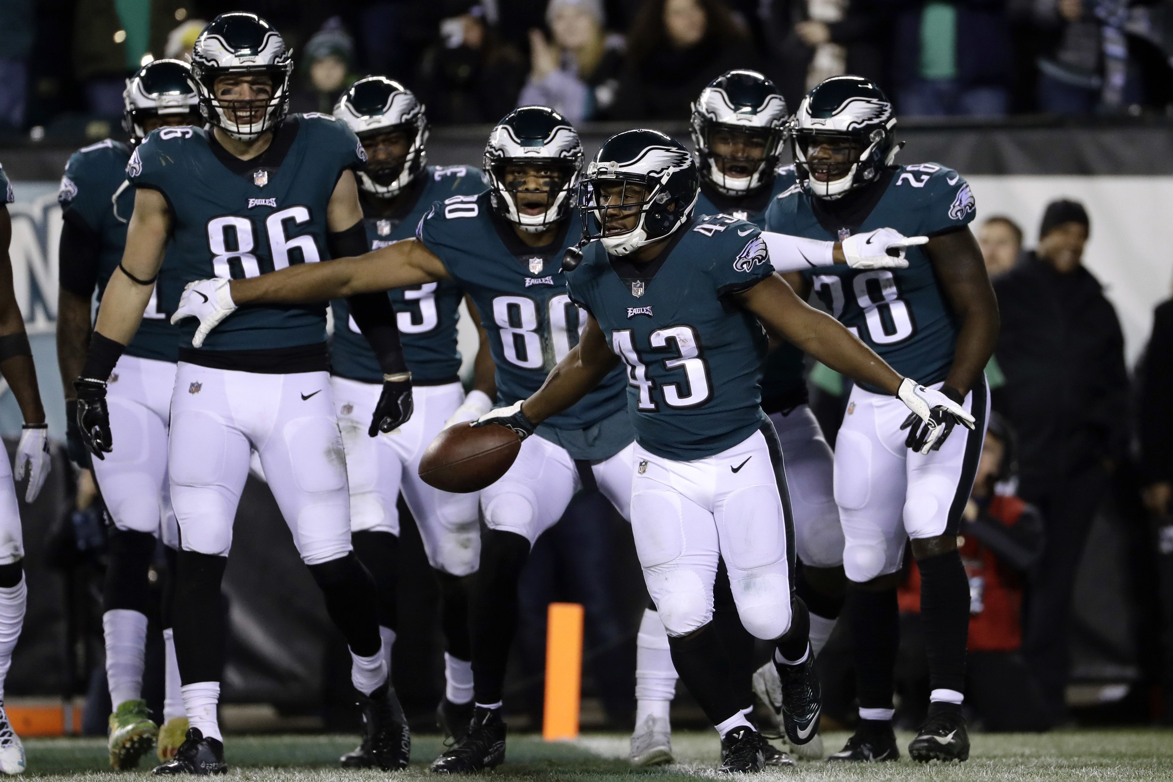 Philadelphia Eagles re-sign running back Darren Sproles 