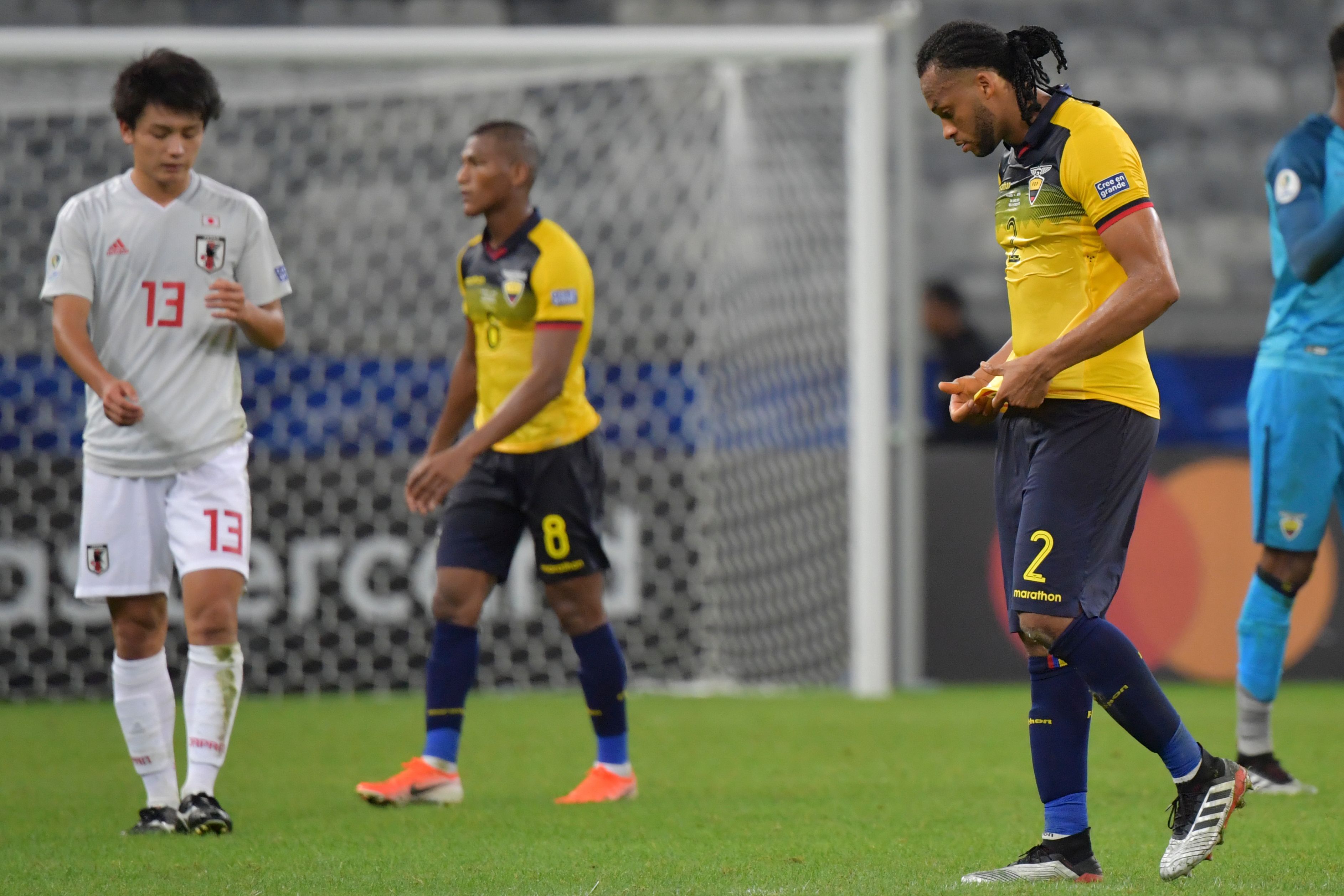 'Amargura' por eliminación de Ecuador en Copa América, reconocen Ángel Mena y Arturo Mina