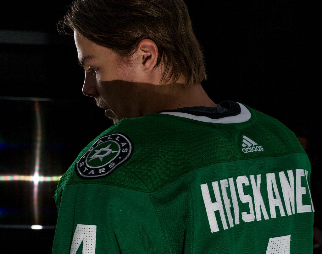  500 LEVEL Miro Heiskanen Shirt - Dallas Hockey Raglan Tee -  Miro Heiskanen Outline : Sports & Outdoors