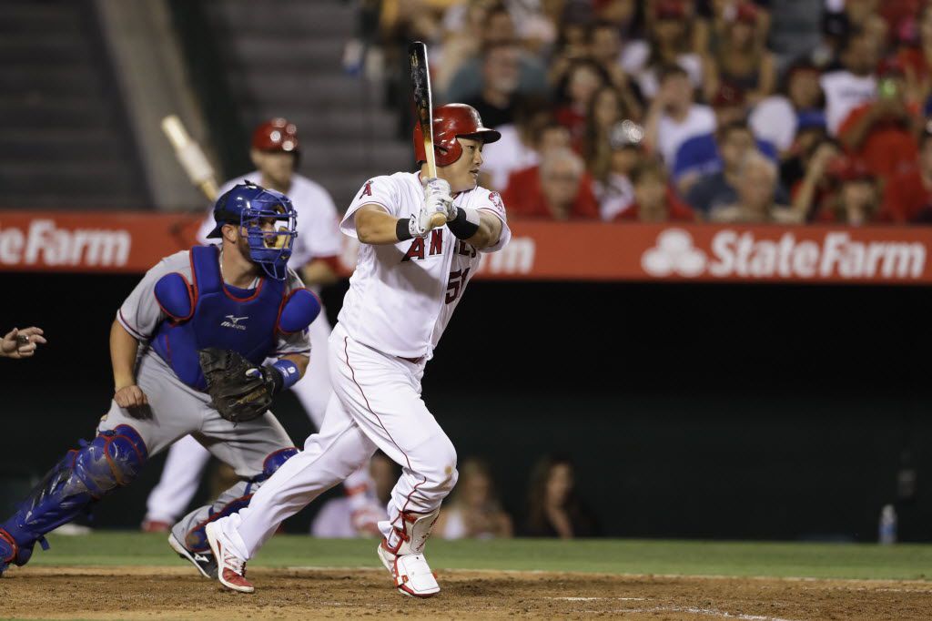 Tim Lincecum, Mike Trout lead Angels to win