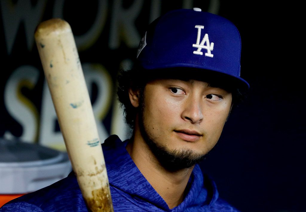 Gurriel tips helmet to Yu Darvish after slant eyes row