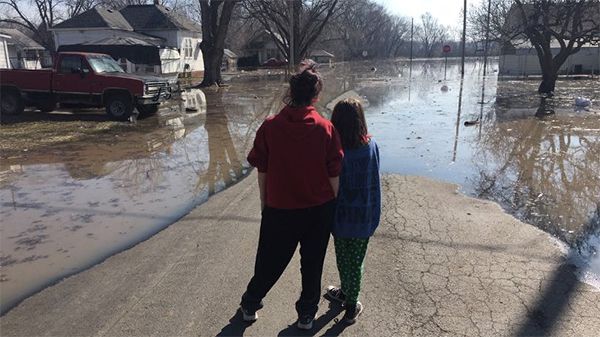 Homes flood as Missouri River overtops breaches levees in Iowa