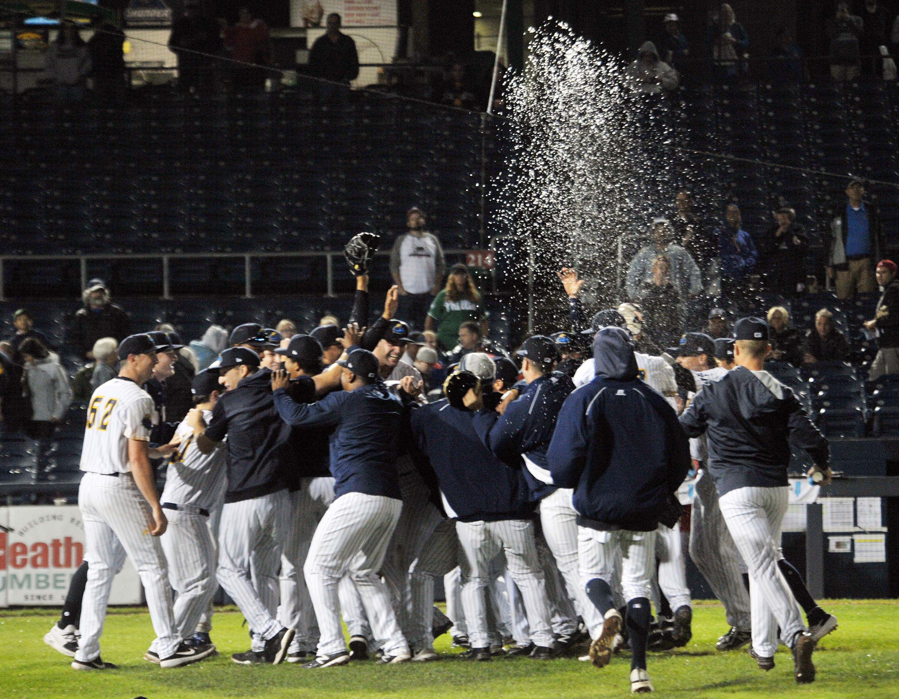 Trenton Thunder-Reading Fightin Phils Playoff Celebration Arm and Hammer  Park 9-6-2019 